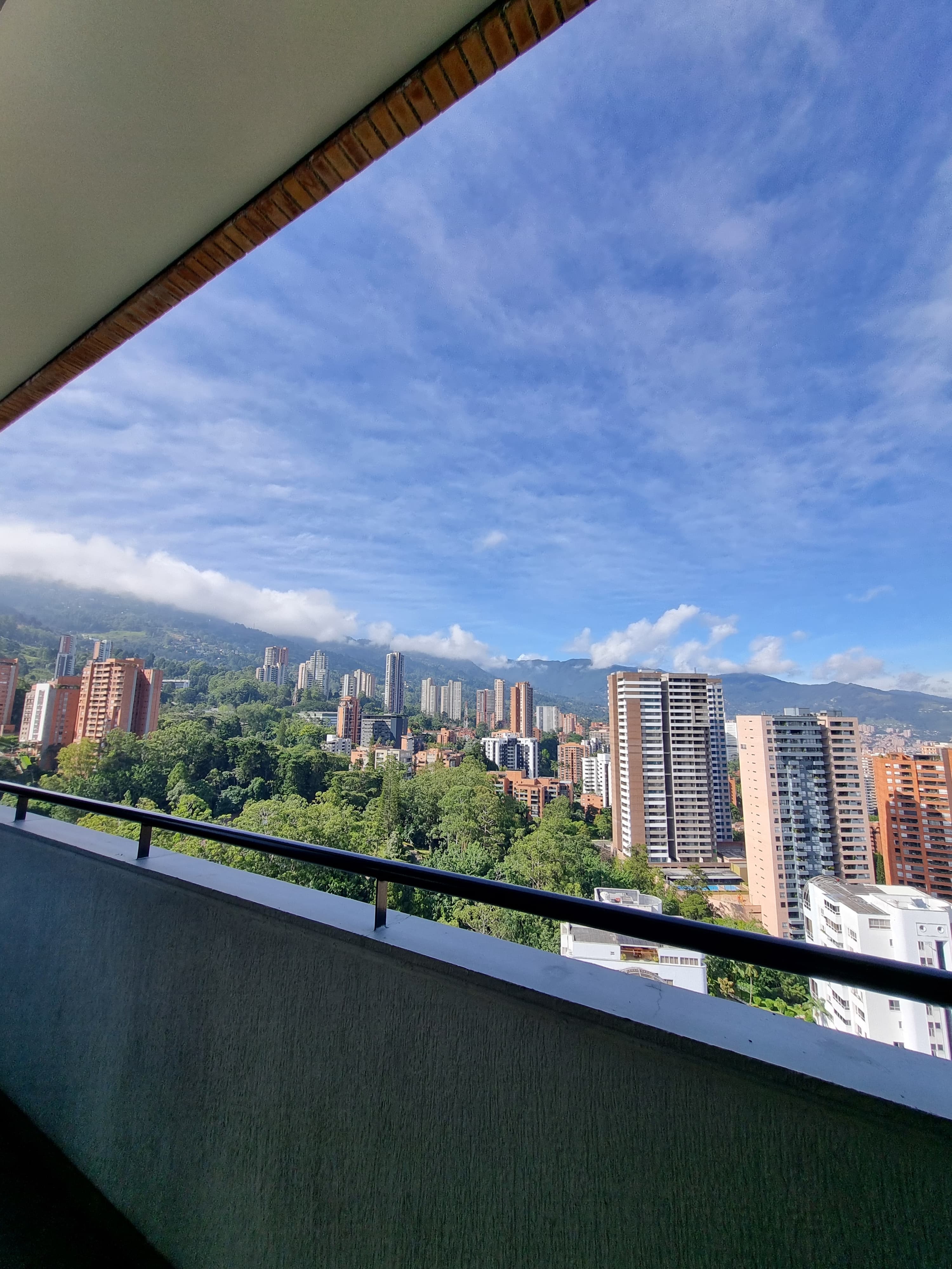 ARRIENDO APARTAMENTO - POBLADO LOS GONZALEZ