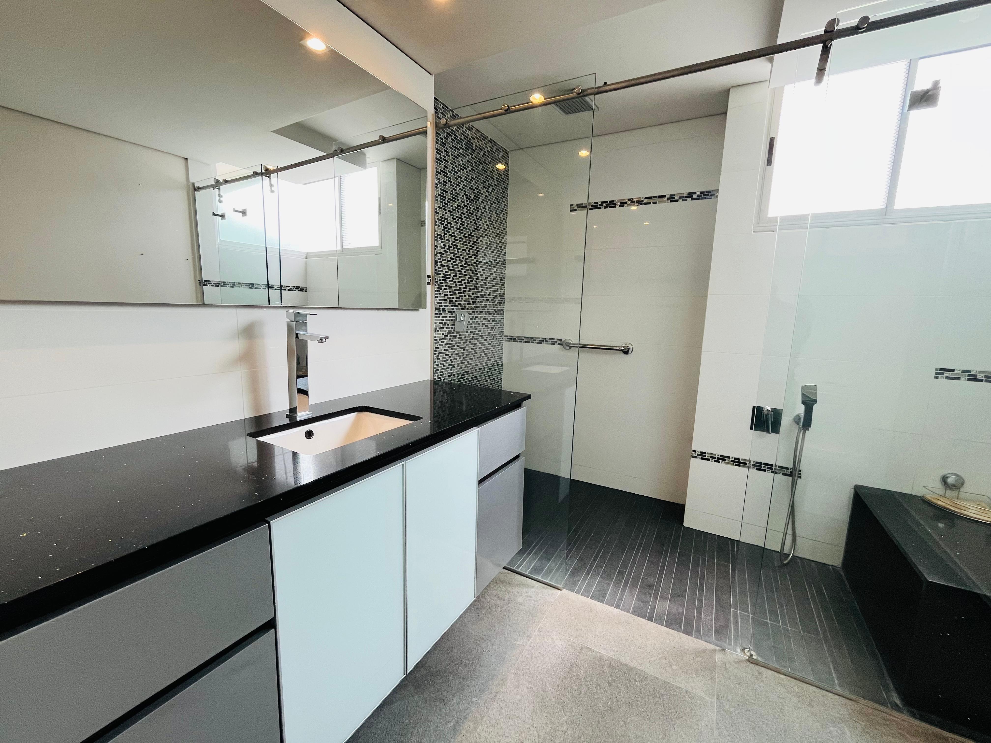 ARRIENDO APARTAMENTO - POBLADO TESORO