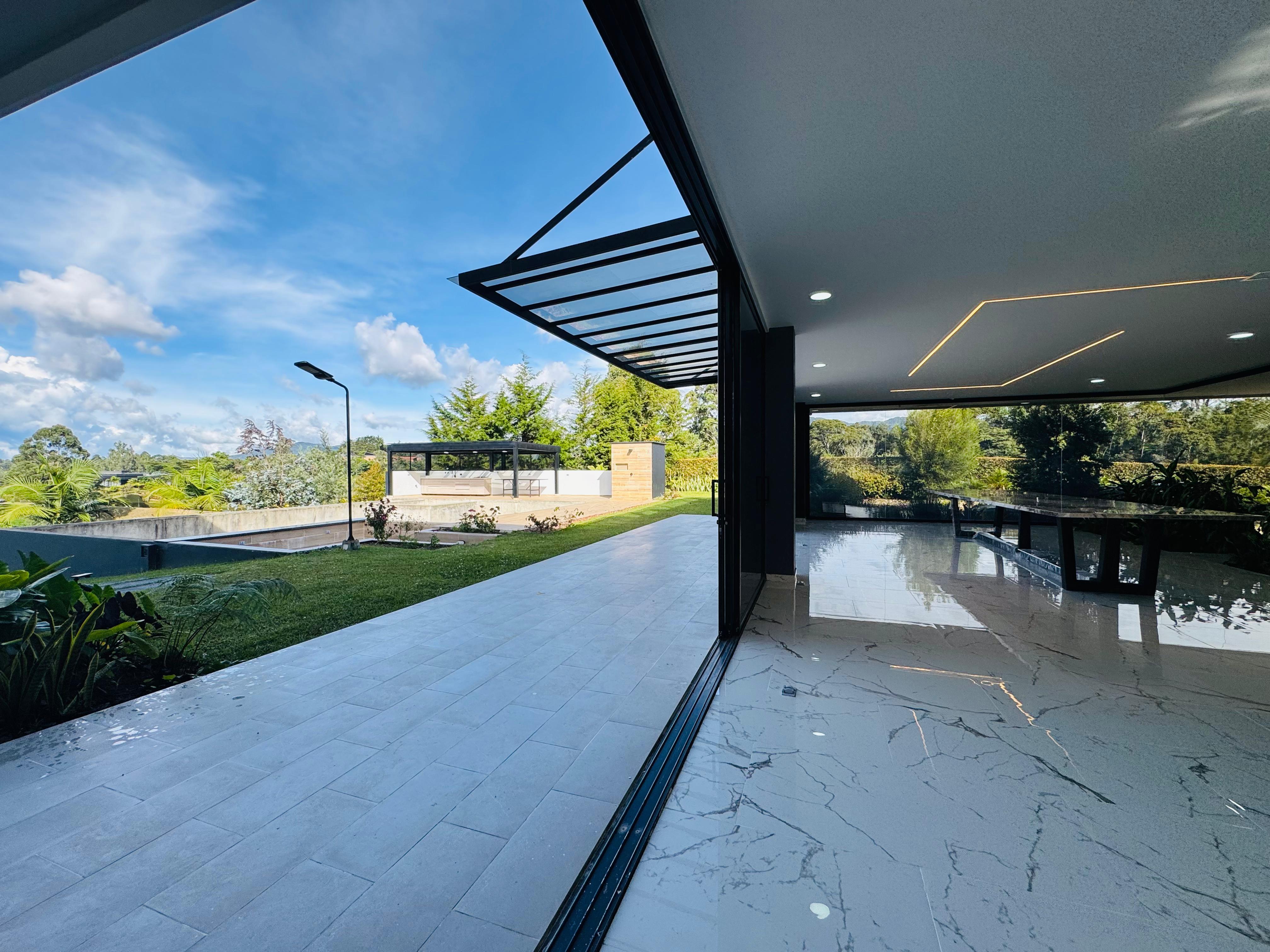 VENTA CASA CAMPESTRE - LLANOGRANDE