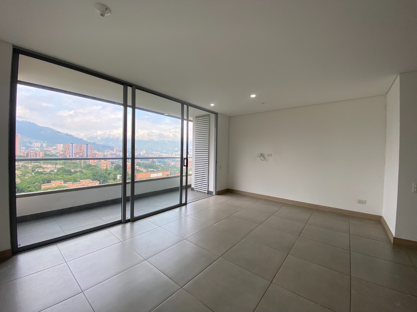 ARRIENDO APARTAMENTO - ENVIGADO LOMA DEL CHOCHO