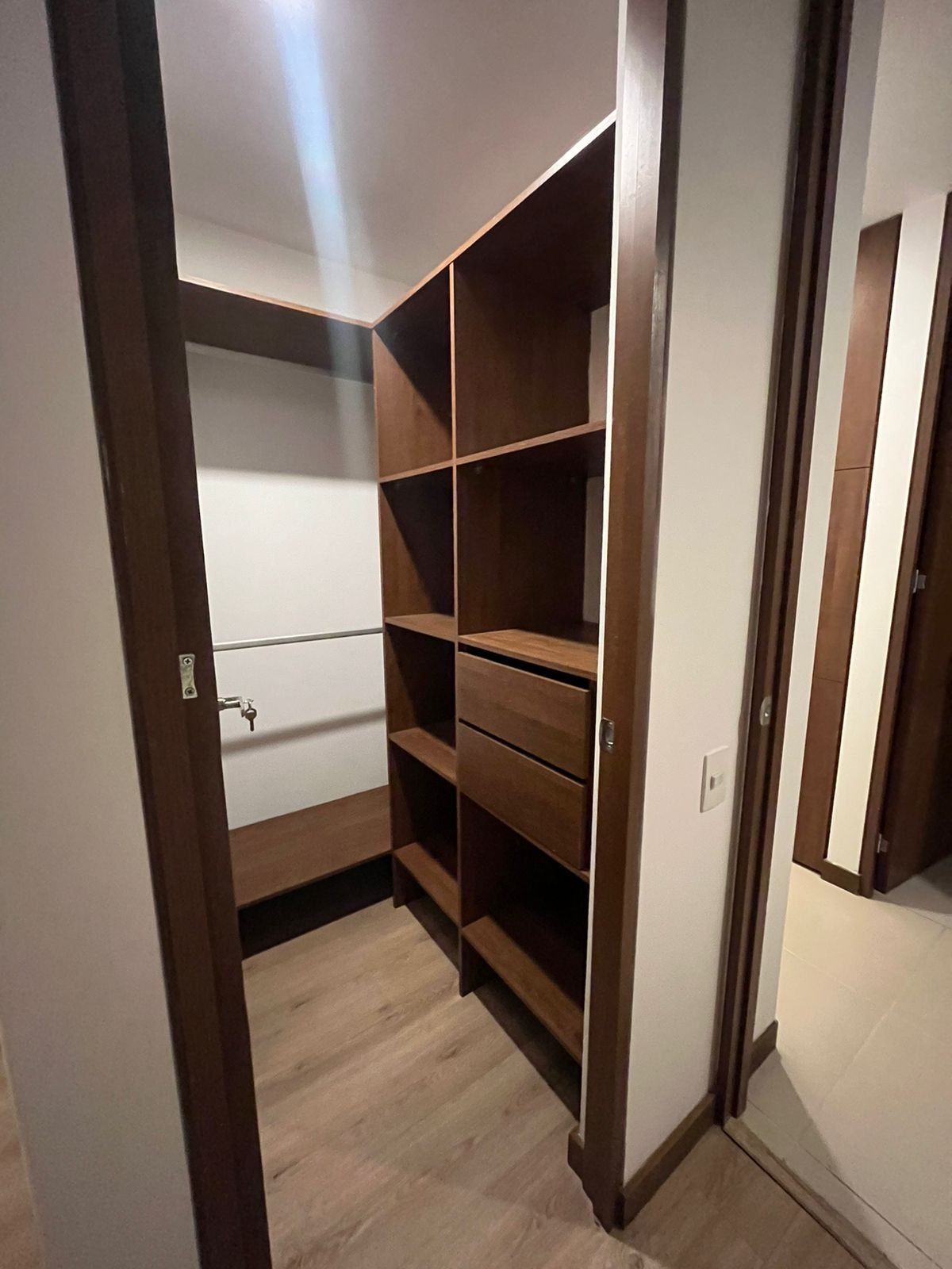 ARRIENDO APARTAMENTO - POBLADO LOS GONZALEZ
