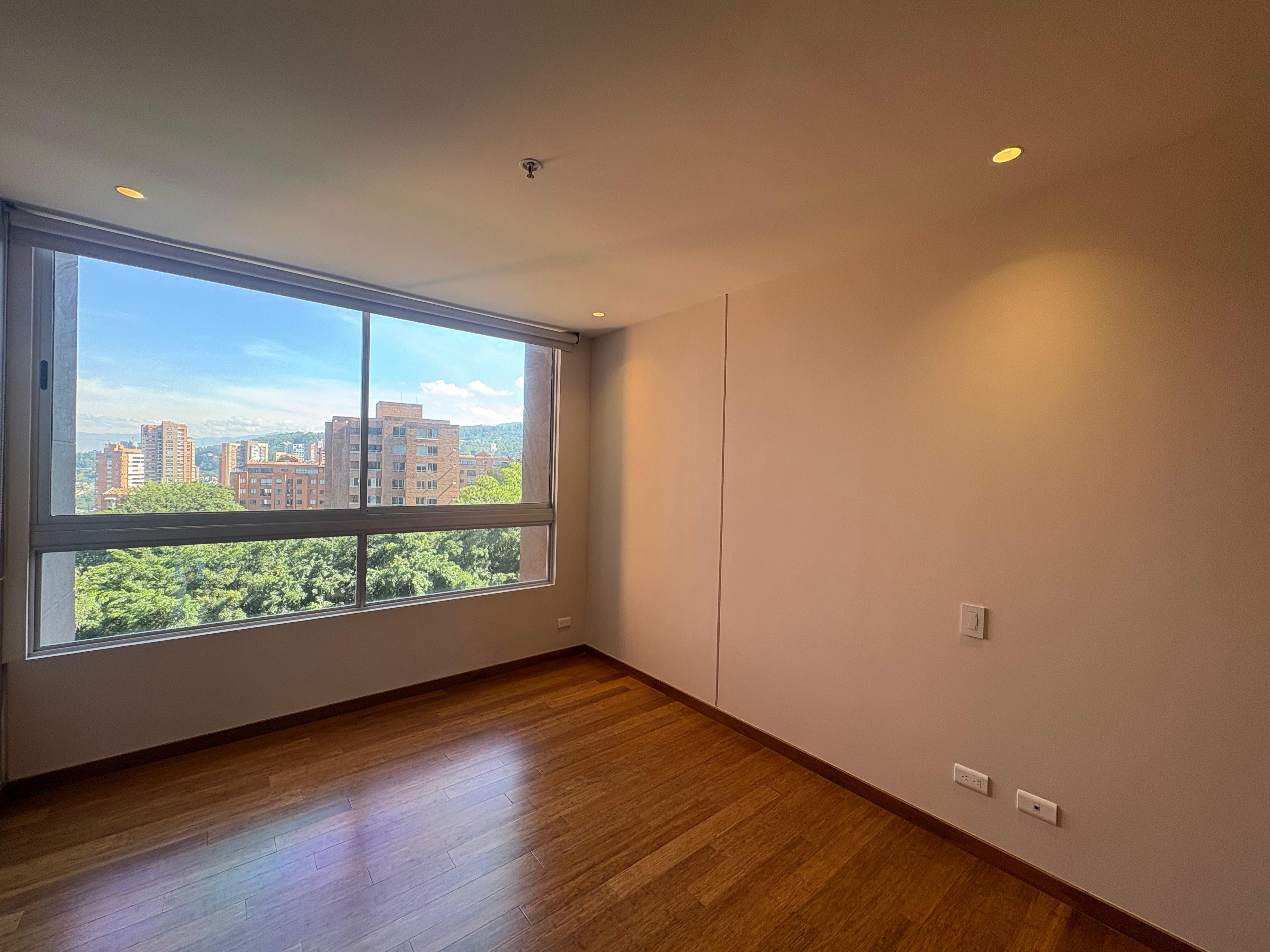 ARRIENDO APARTAMENTO, POBLADO TESORO