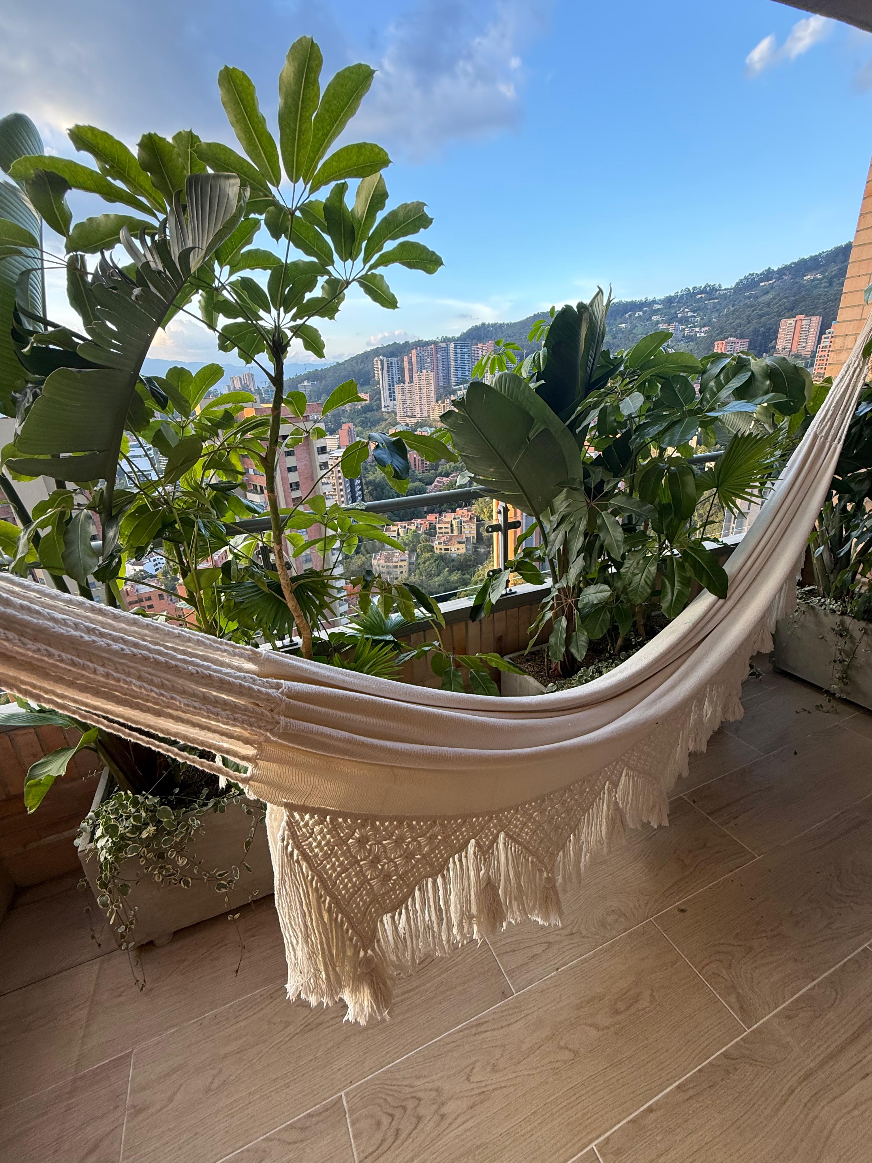 ARRIENDO PENTHOUSE AMOBLADO - POBLADO SECTOR EL TESORO