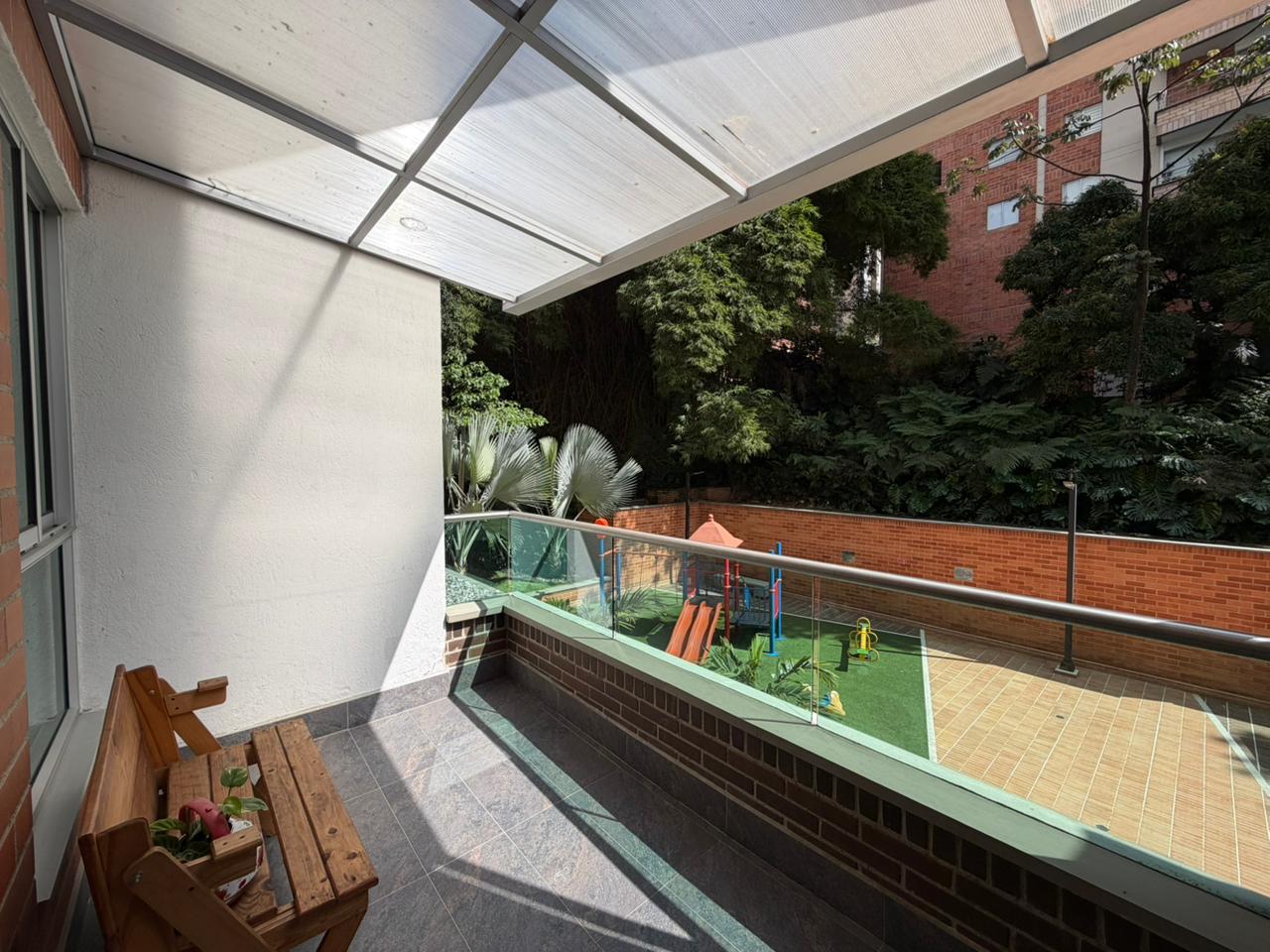 ARRIENDO APARTAMENTO AMOBLADO  - POBLADO CASTROPOL