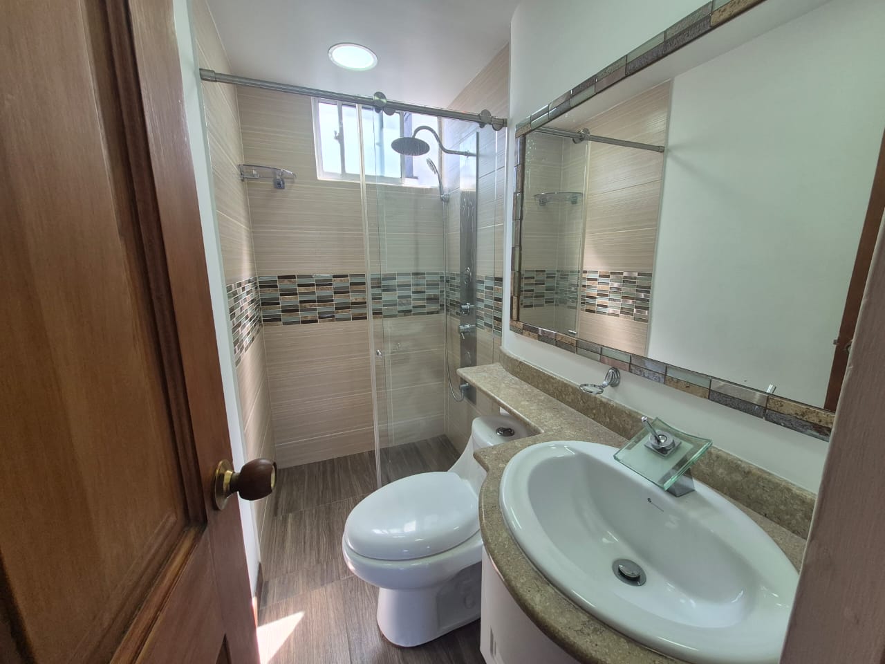 ARRIENDO APARTAMENTO DUPLEX POBLADO PALMAS