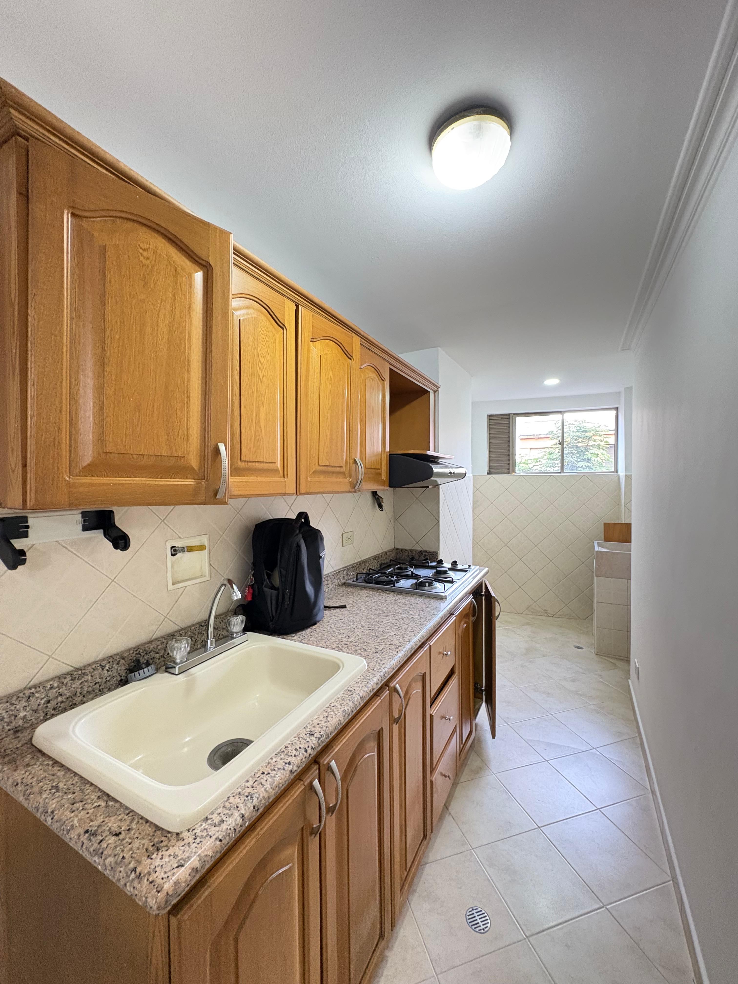 ARRIENDO APARTAMENTO, CONQUISTADORES