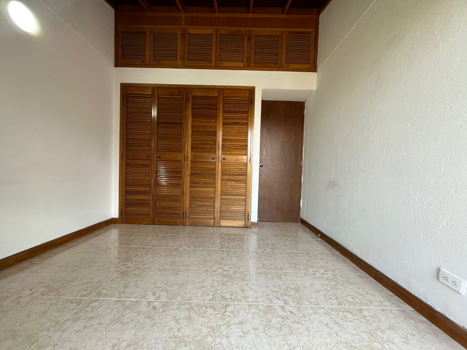 ARRIENDO CASA ENVIGADO BRUJAS
