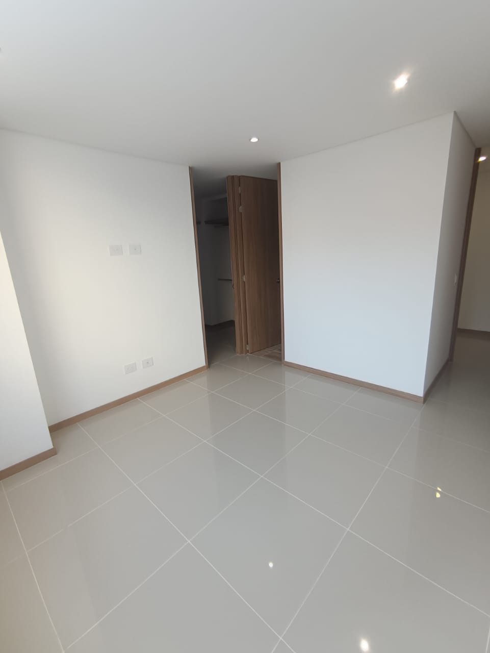 ARIRENDO APARTAMENTO - ENVIGADO