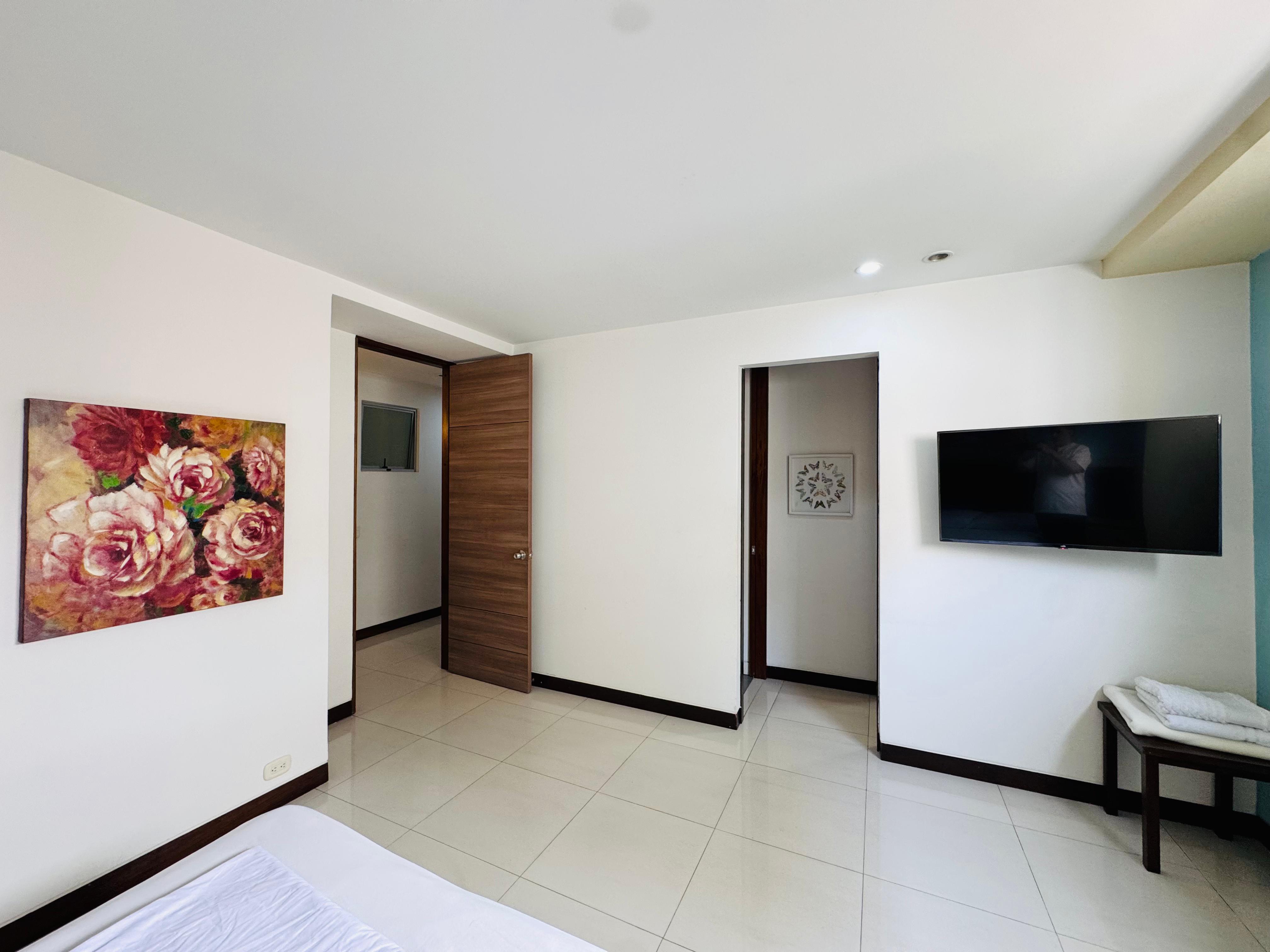 ARRIENDO APARTAMENTO AMOBLADO - CONQUISTADORES