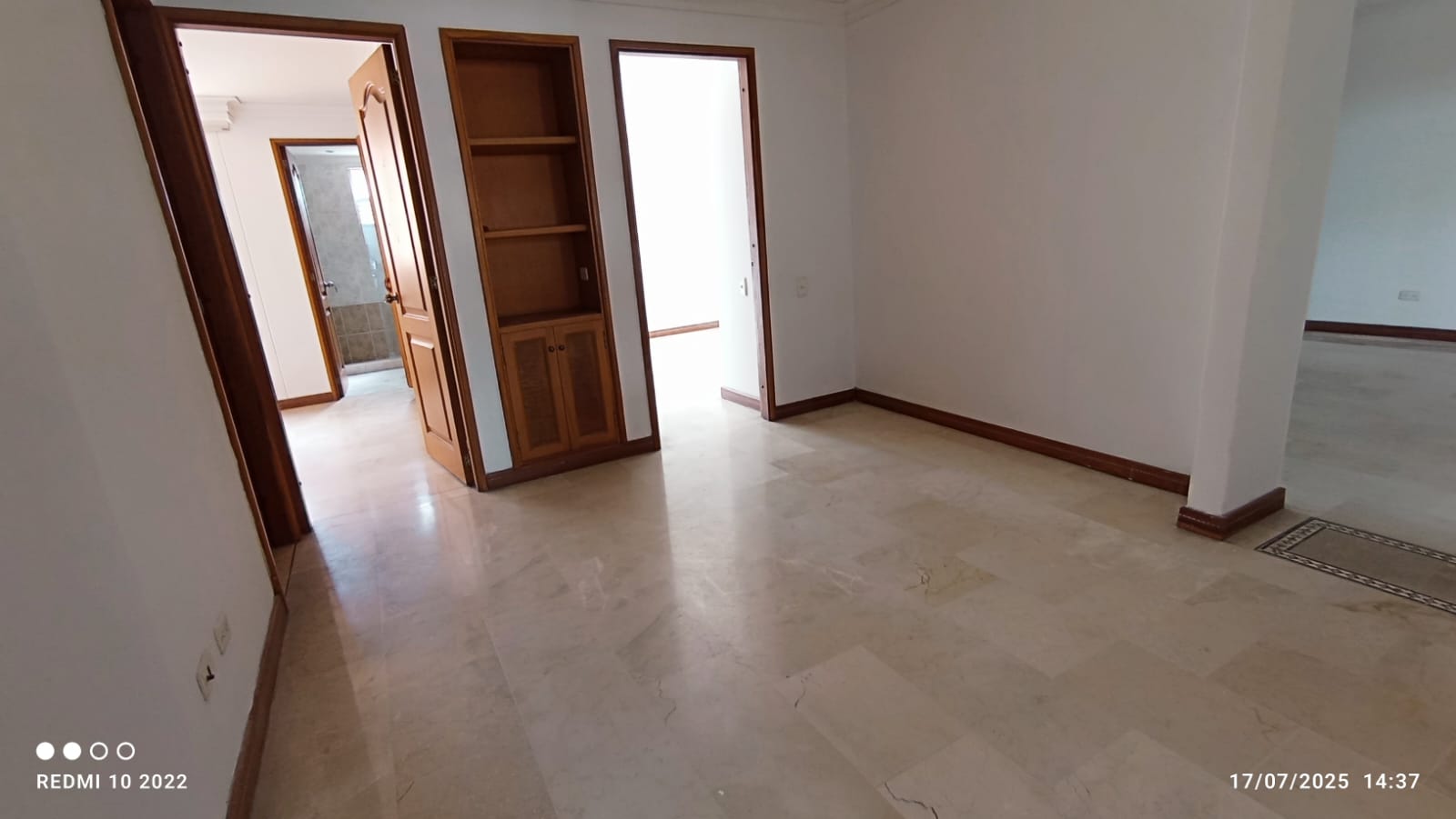 ARRIENDO APARTAMENTO - LAURELES