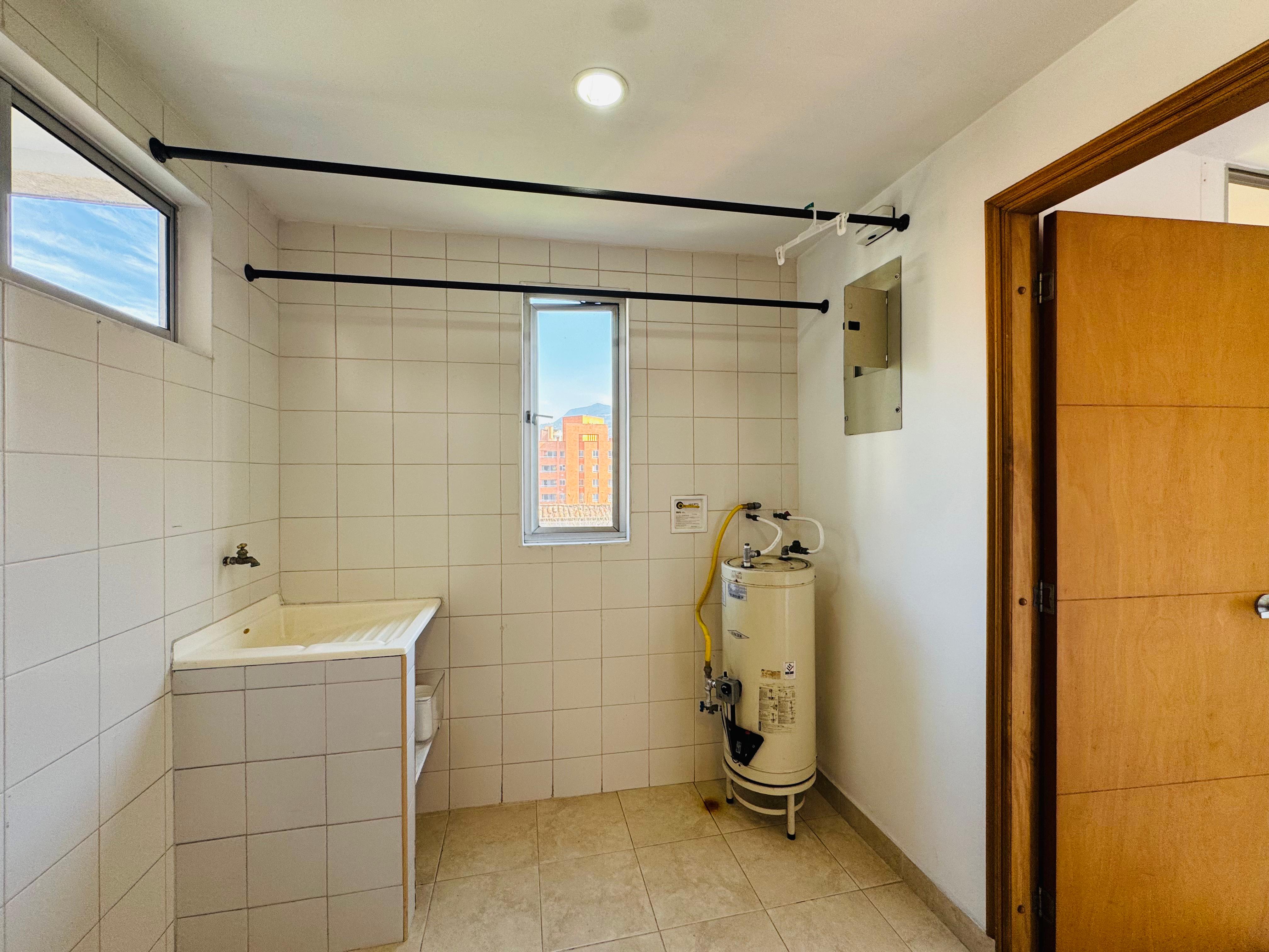 ARRIENDO APARTAMENTO - LAURELES