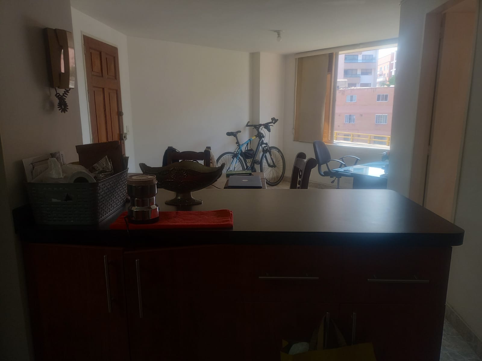 ARRIENDO APARTAESTUDIO - LAURELES BULEVAR
