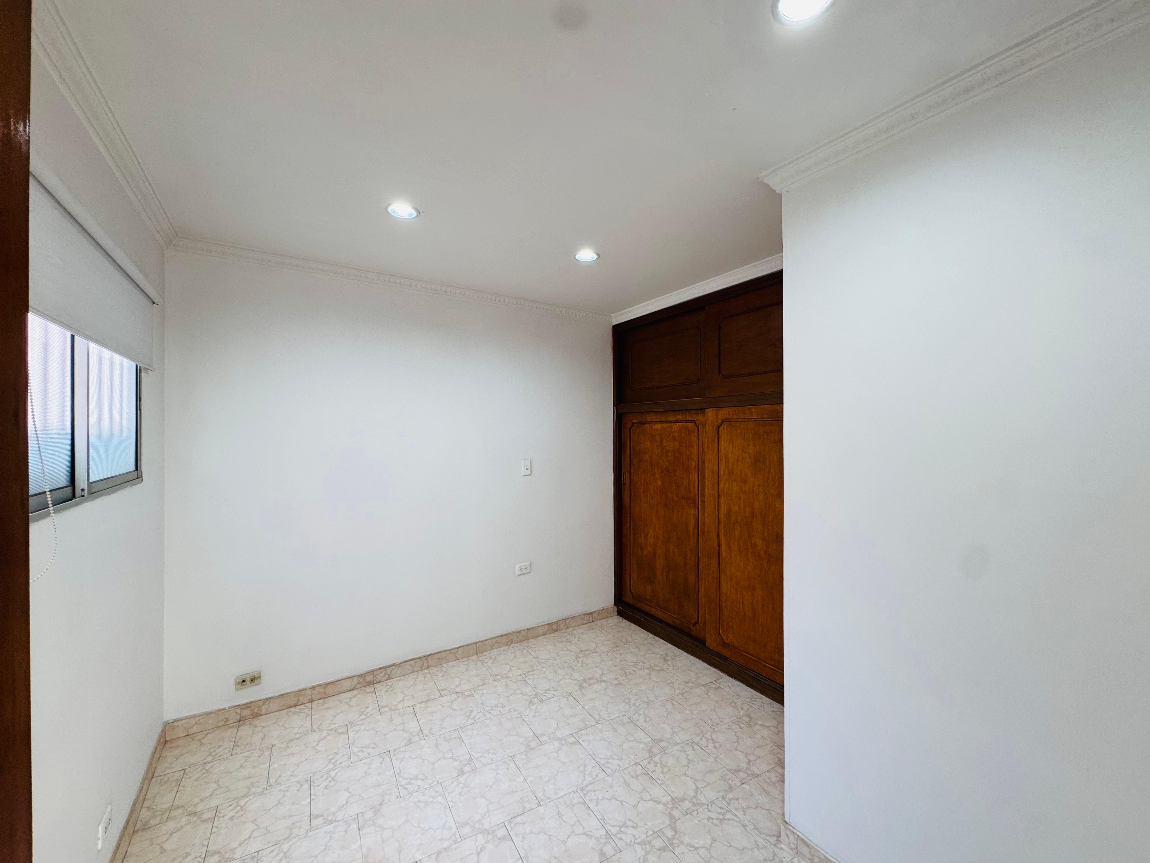 ARRIENDO CASA PARA VIVIENDA O COMERCIAL - FLORIA NUEVA