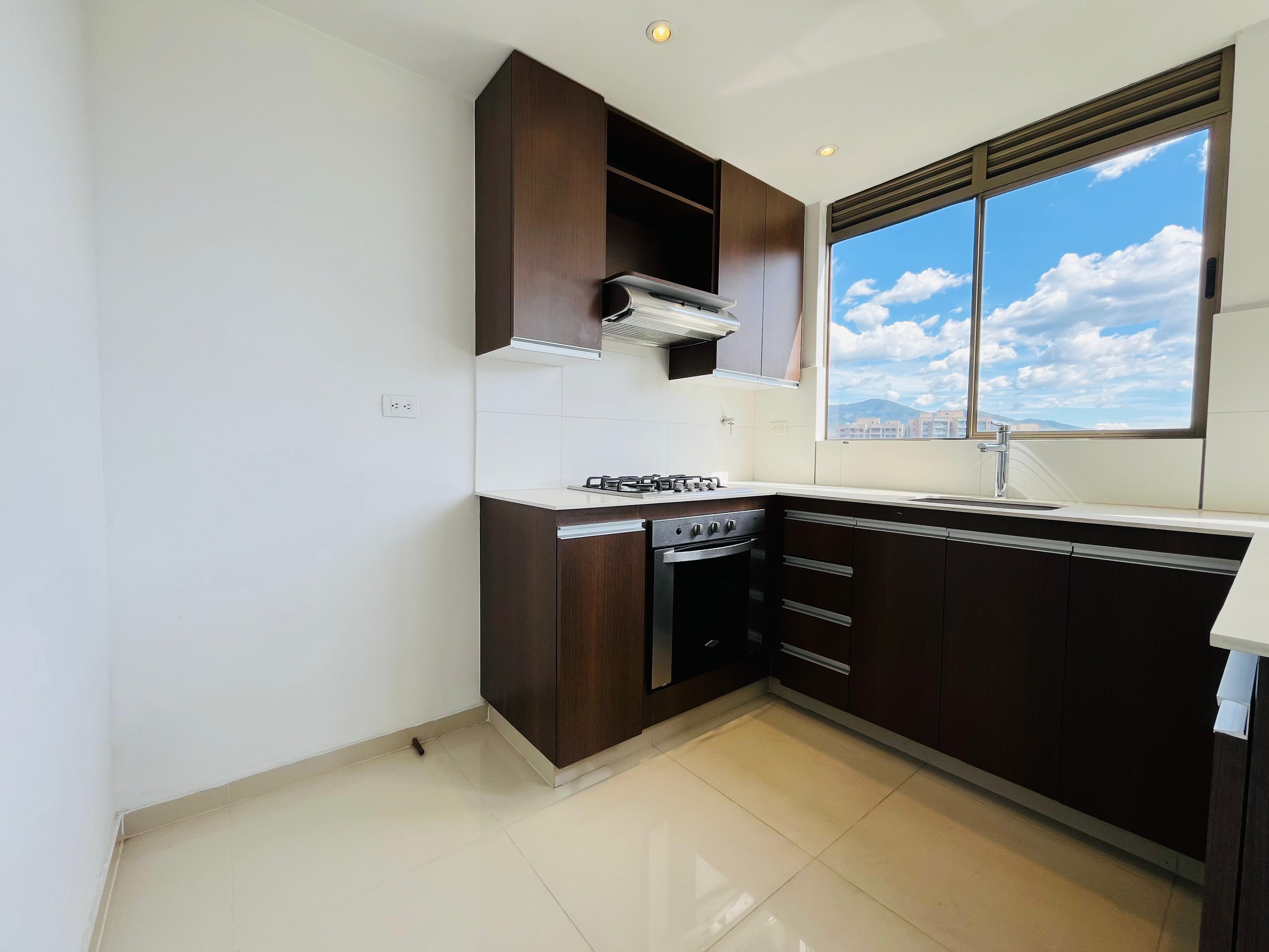 ARRIENDO APARTAMENTO - POBLADO LOS BALSOS