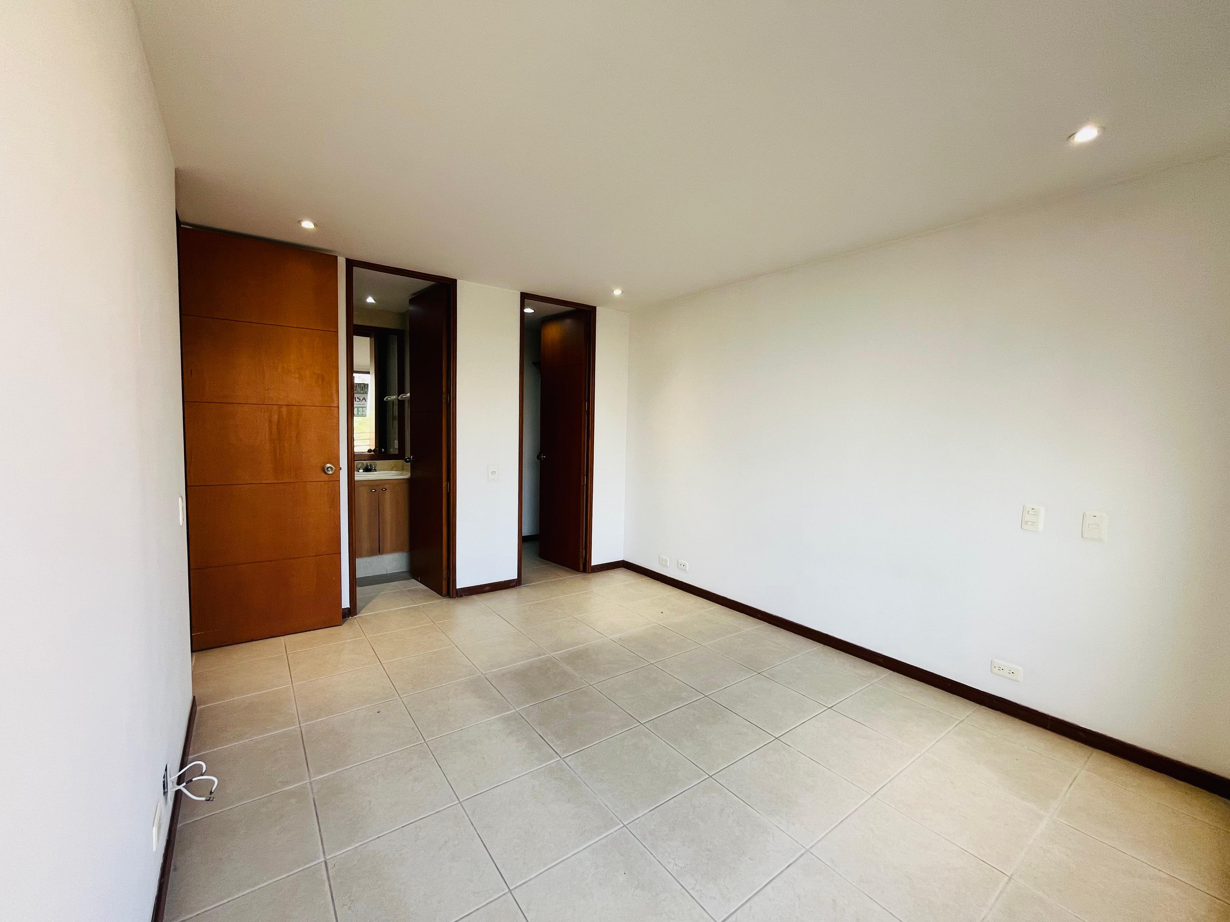 ARRIENDO APARTAMENTO - POBLADO LA FRONTERA