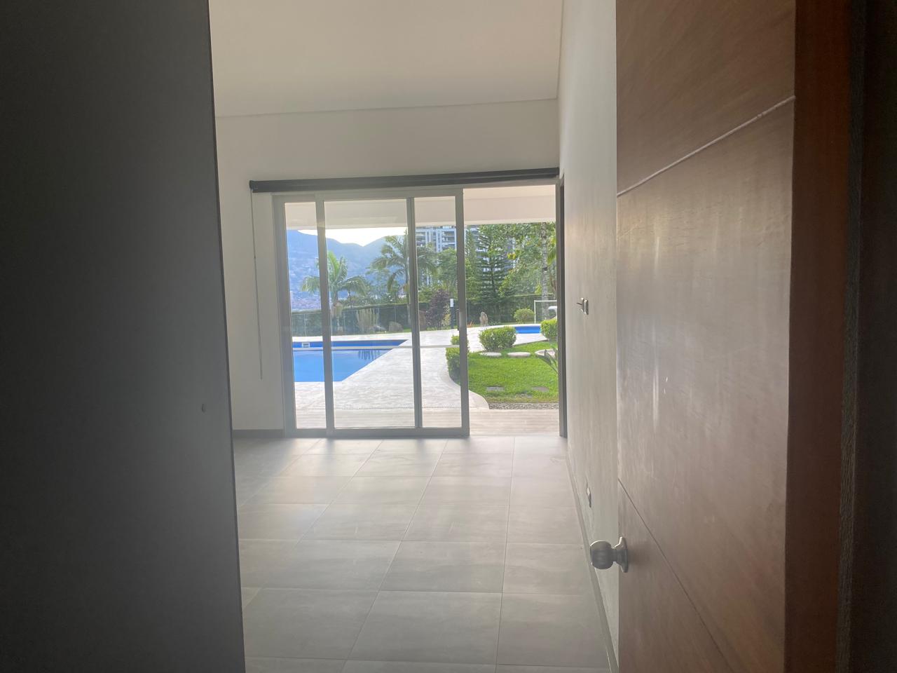 ARRIENDO CASA - ENVIGADO ESCOBERO