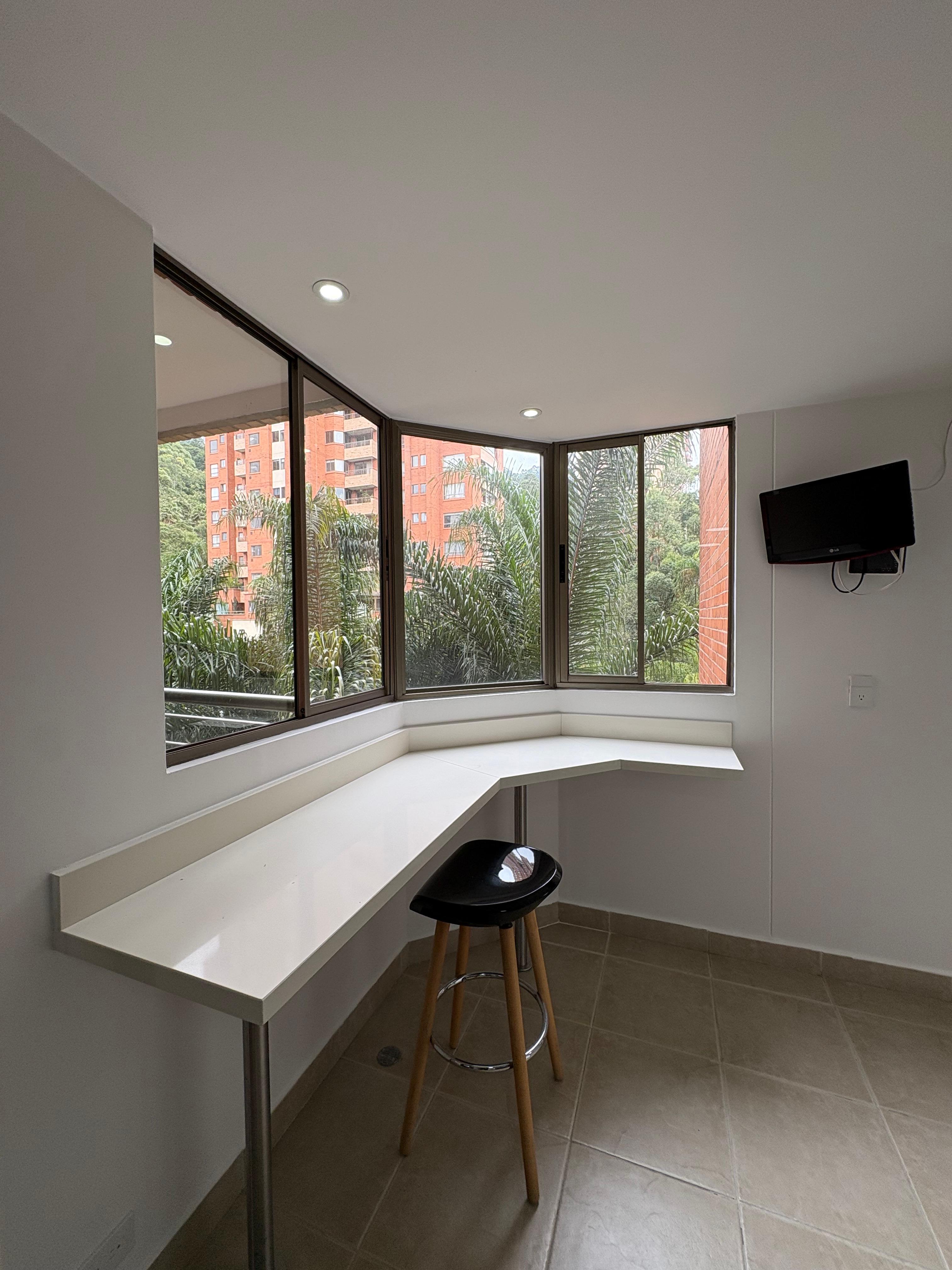 ARRIENDO APARTAMENTO POBLADO CALERA, AMOBLADO Y DESOCUPADO