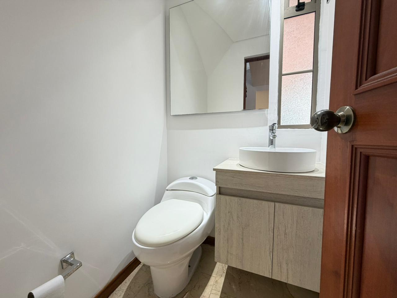 ARRIENDO CASA - ENVIGADO SECTOR INTERMEDIA