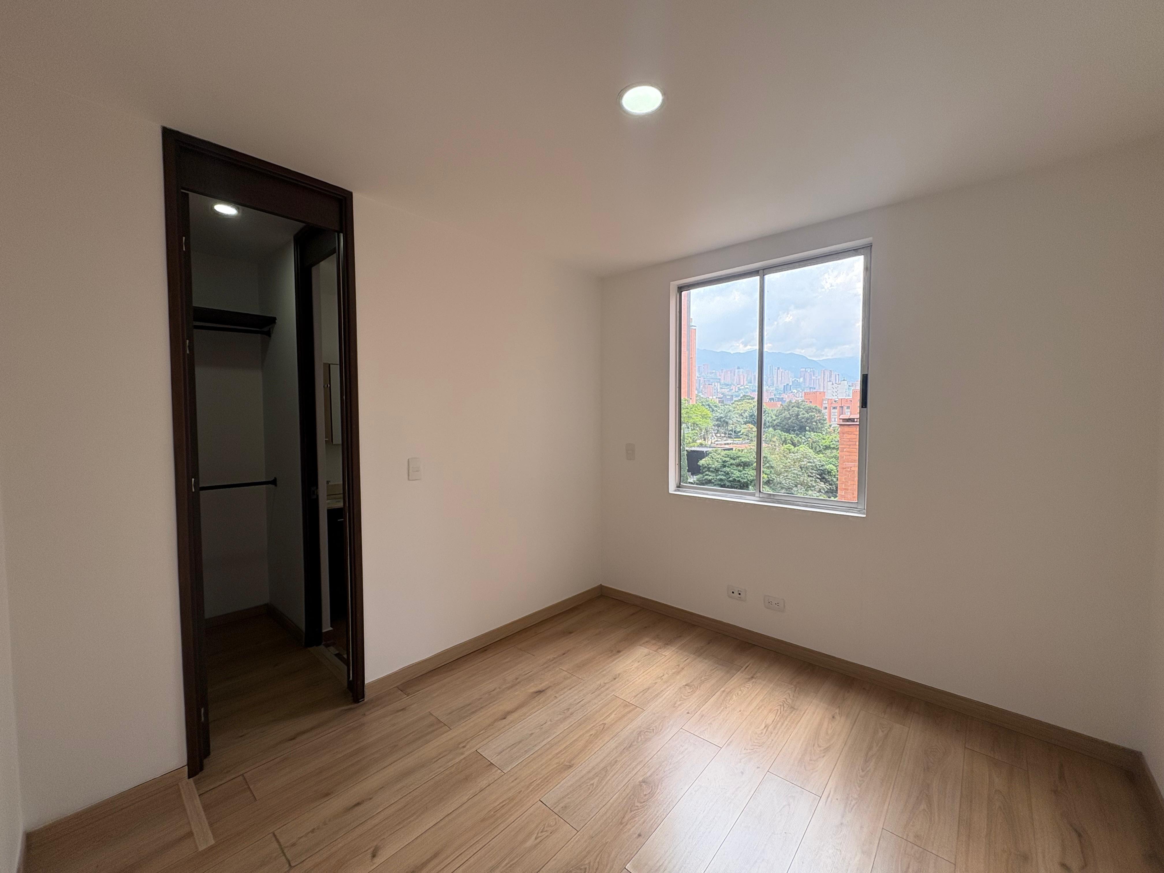ARRIENDO APARTAMENTO  - POBLADO CASTROPOL