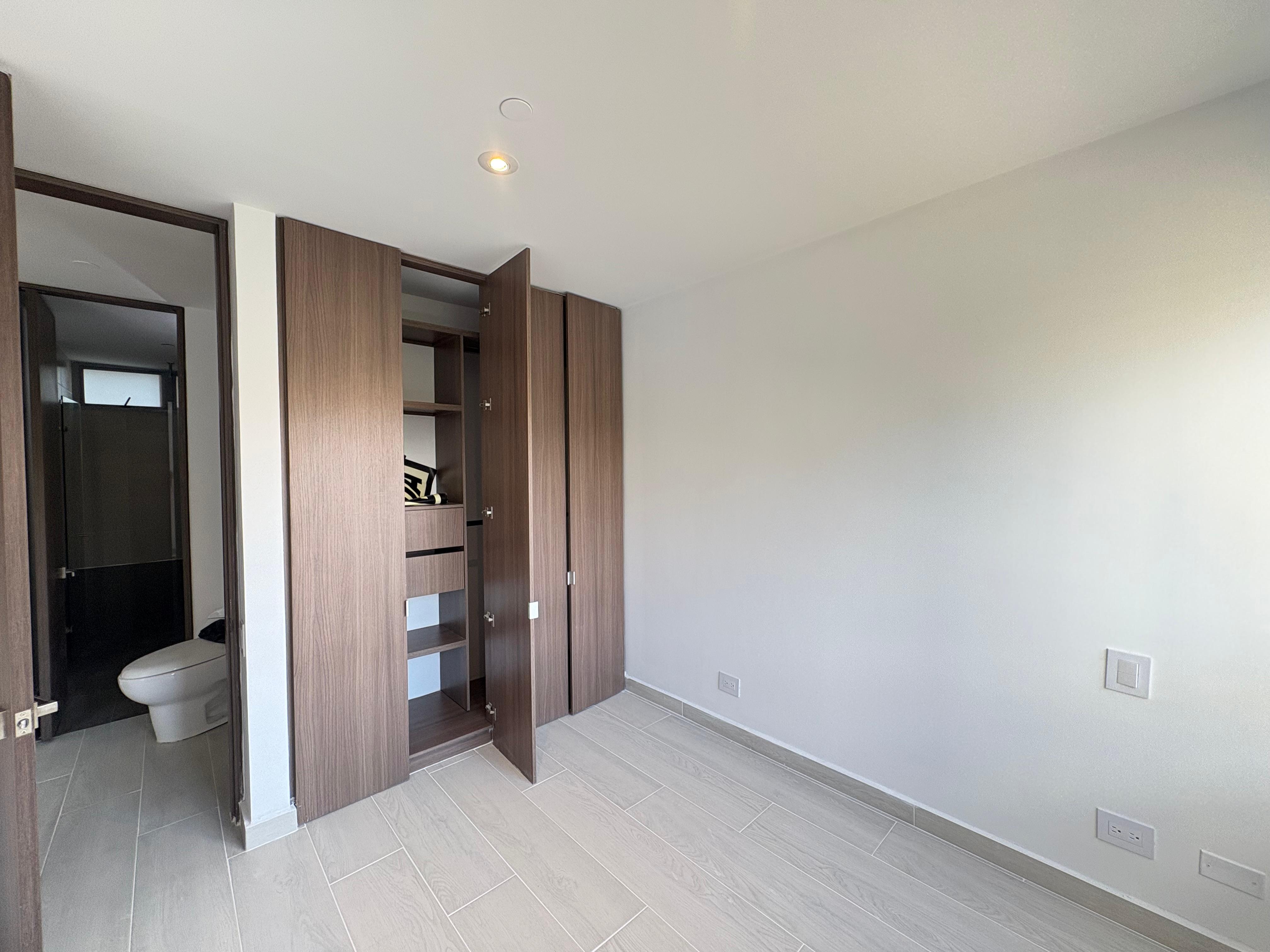 ARRIENDO APARTAMENTO, POBLADO CASTROPOL