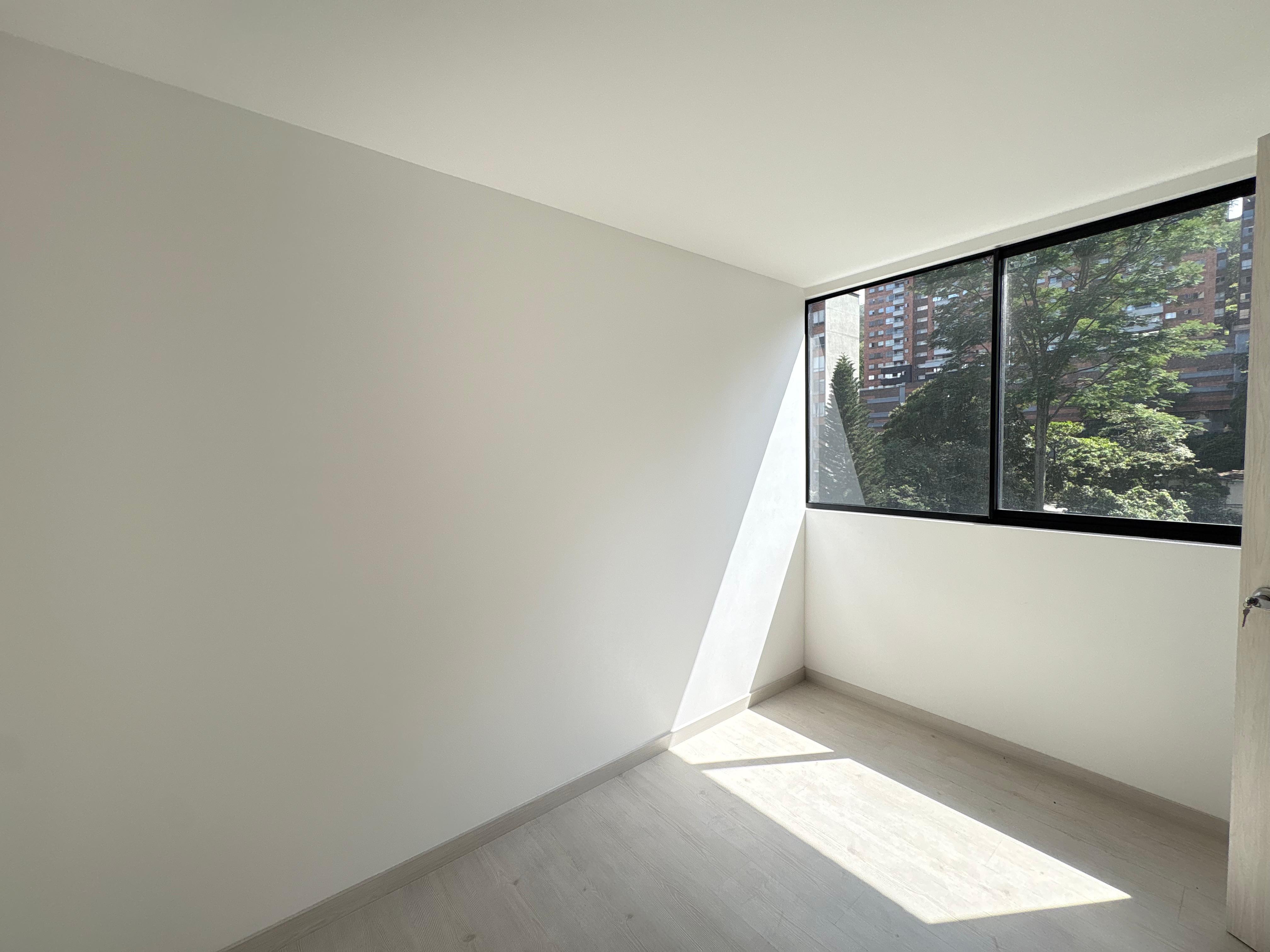 ARRIENDO APARTAMENTO, POBLADO CASTROPOL