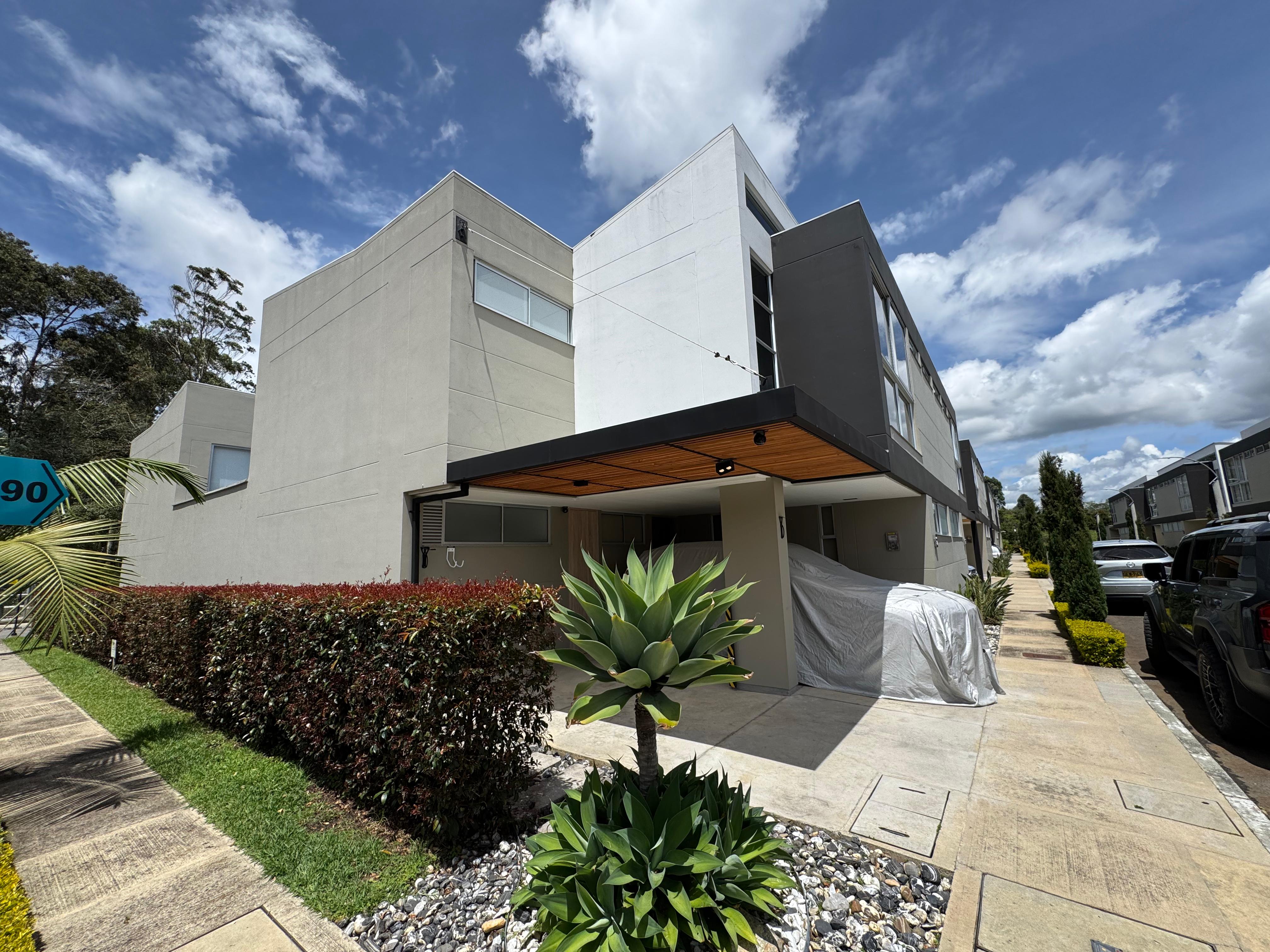 ARRIENDO CASA CAMPESTRE AMOBLADA  - RIONEGRO