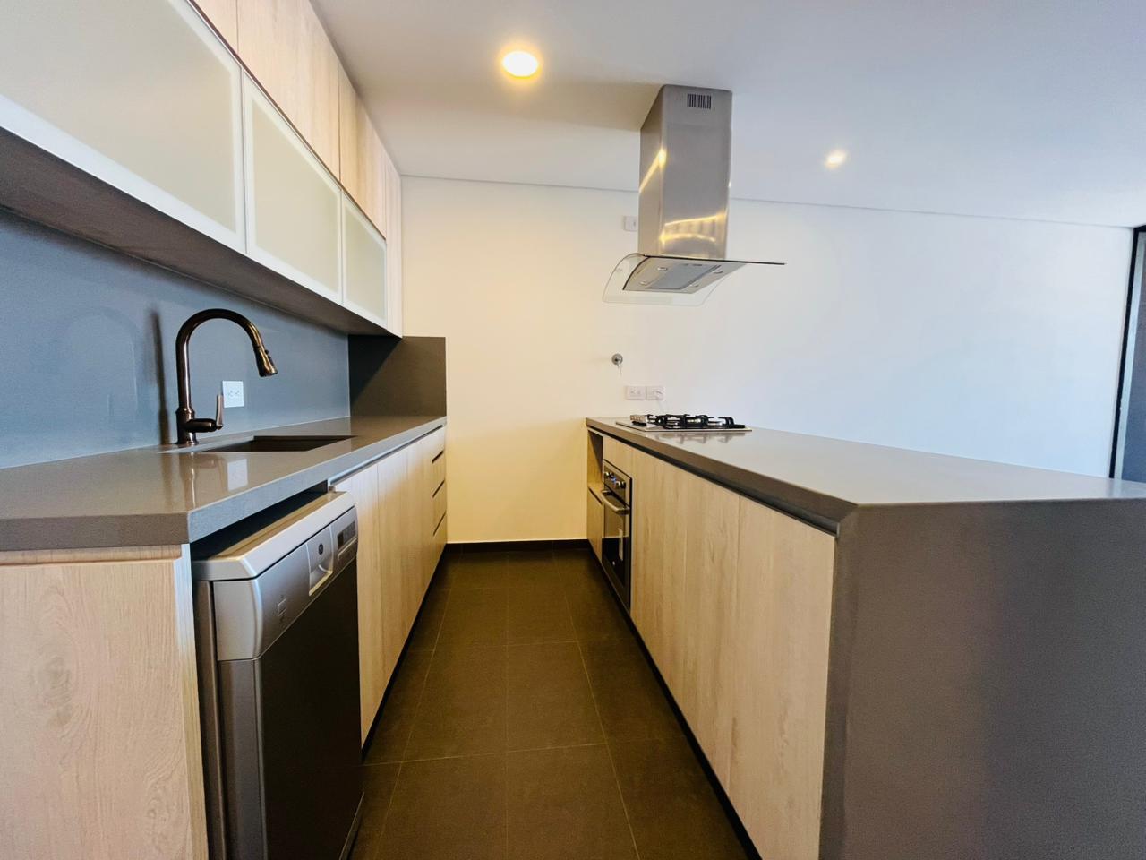 ARRIENDO APARTAMENTO, AV PALMAS