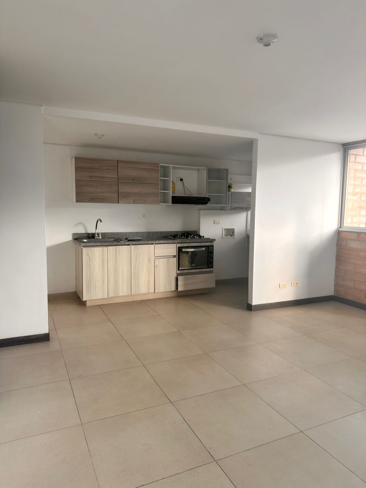 ARRIENDO APARTAMENTO - SABANETA AVES MARIAS PARTE BAJA
