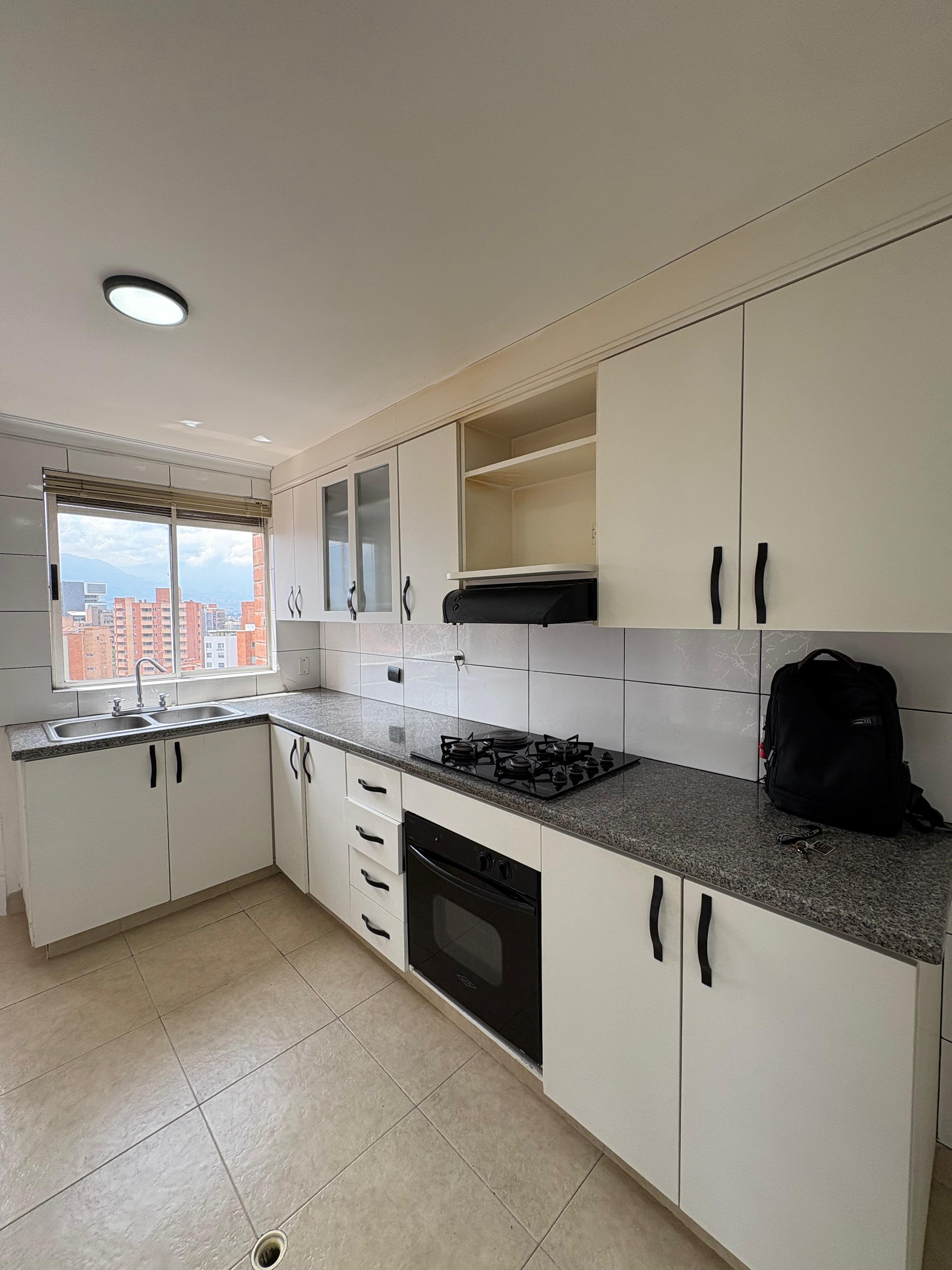 ARRIENDO APARTAMENTO, LAURELES
