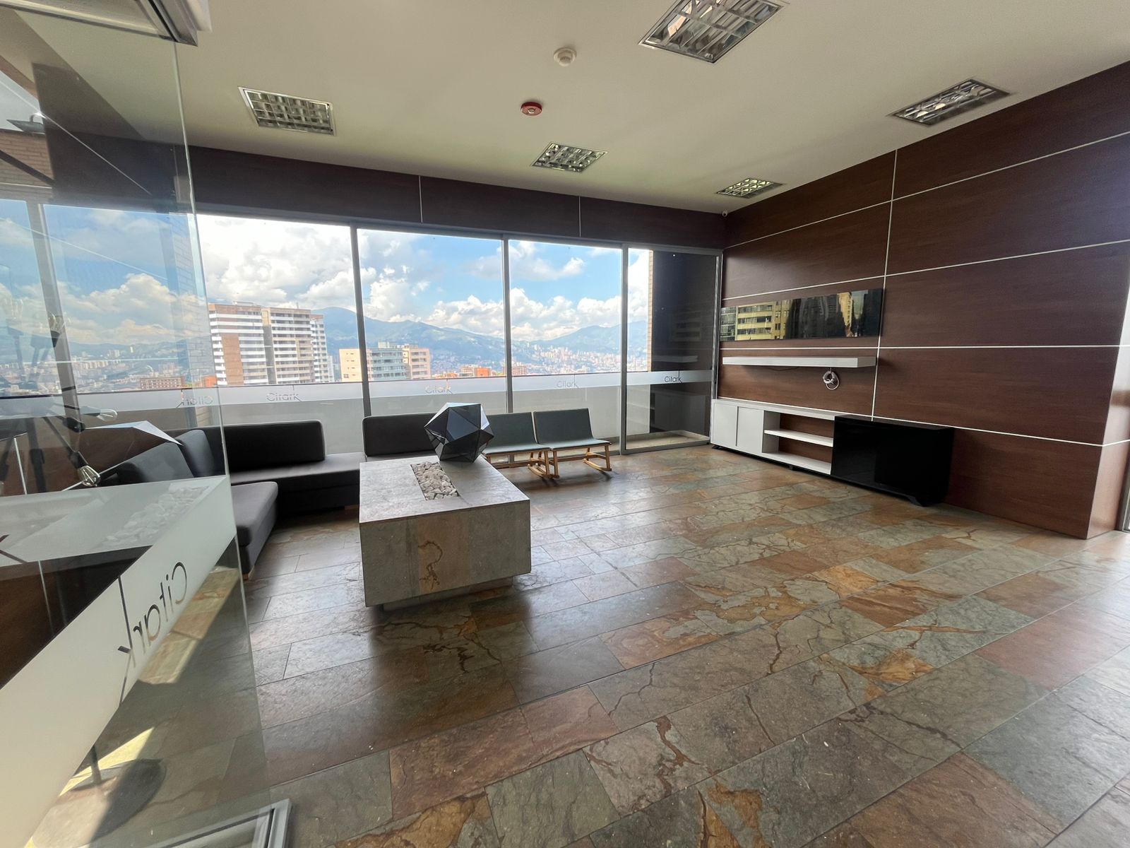 ARRIENDO APARTAMENTO - POBLADO LOS GONZALEZ