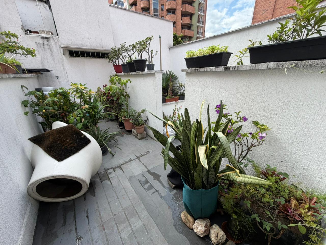 ARRIENDO CASA AMOBLADA O DESOCUPADA - LAURELES