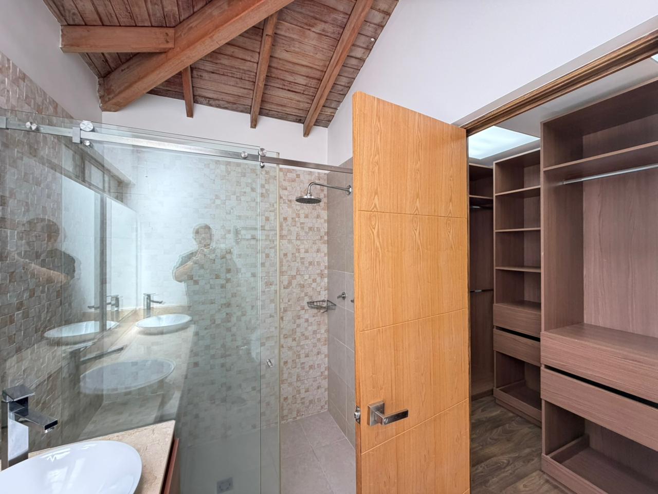 ARRIENDO CASA - ENVIGADO SECTOR INTERMEDIA