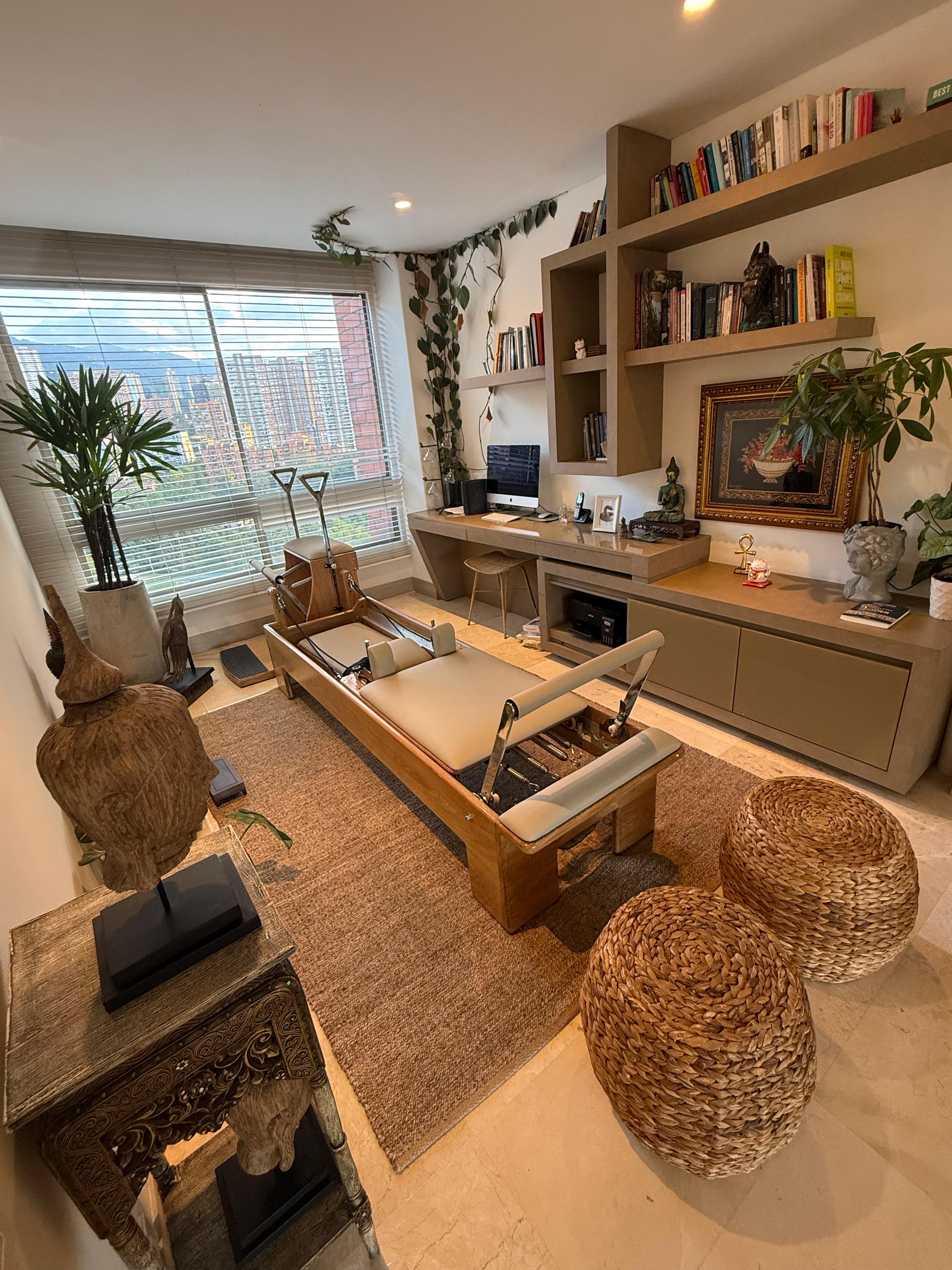 ARRIENDO PENTHOUSE AMOBLADO - POBLADO SECTOR EL TESORO