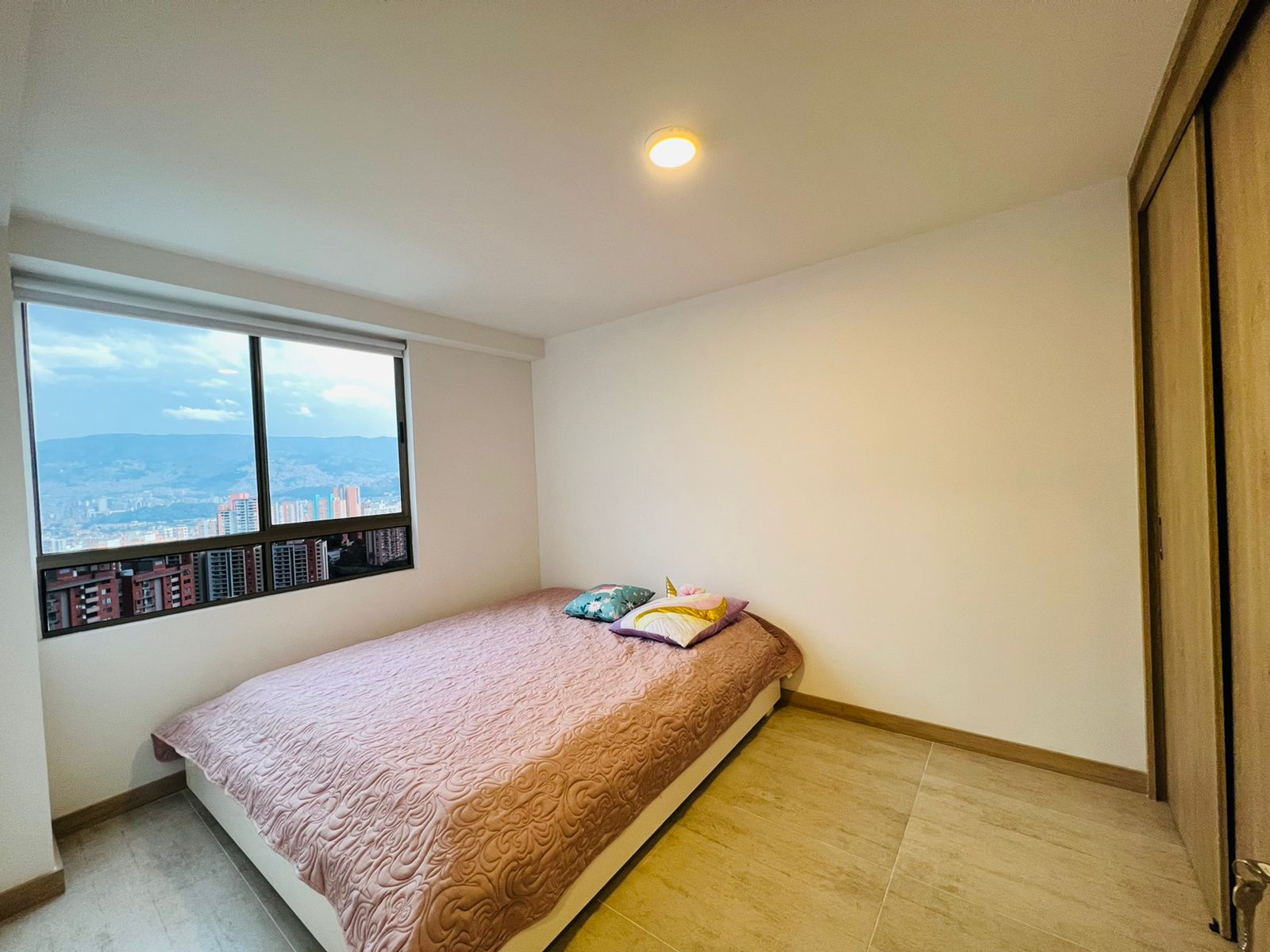 VENTA APARTAMENTO  - LOMA LOS BERNAL