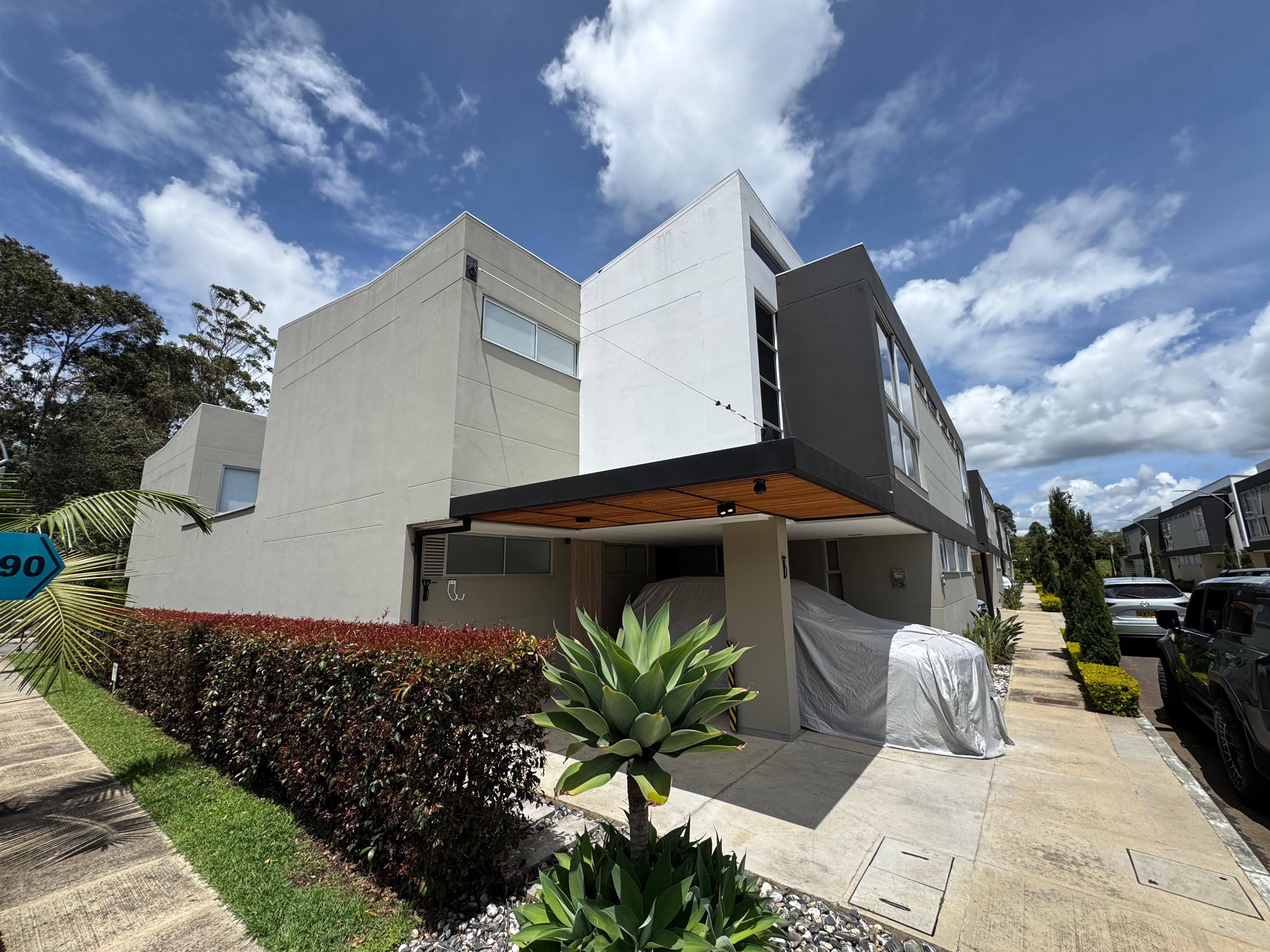 ARRIENDO CASA CAMPESTRE AMOBLADA  - RIONEGRO