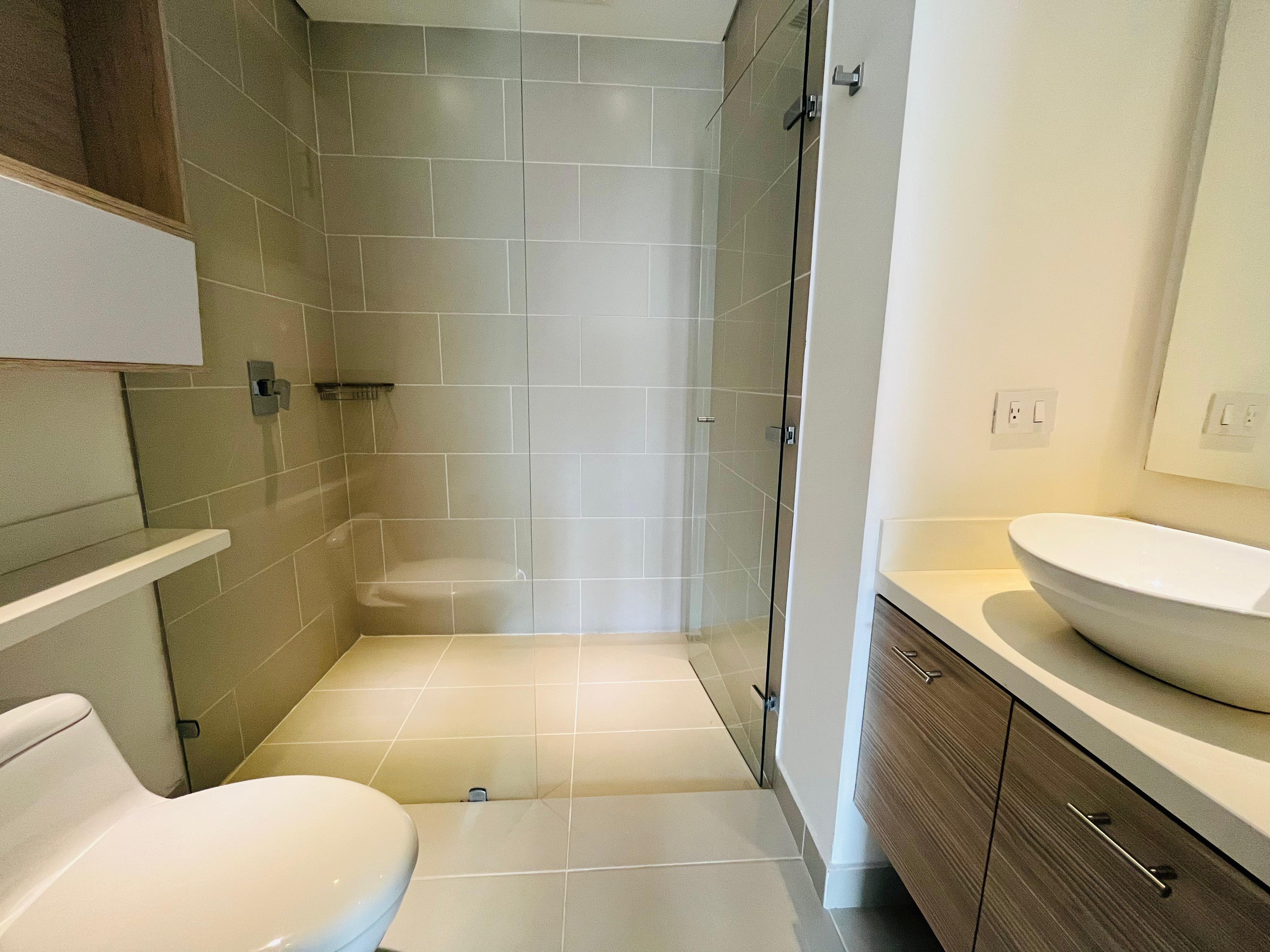 ARRIENDO APARTAMENTO - POBLADO CASTROPOL