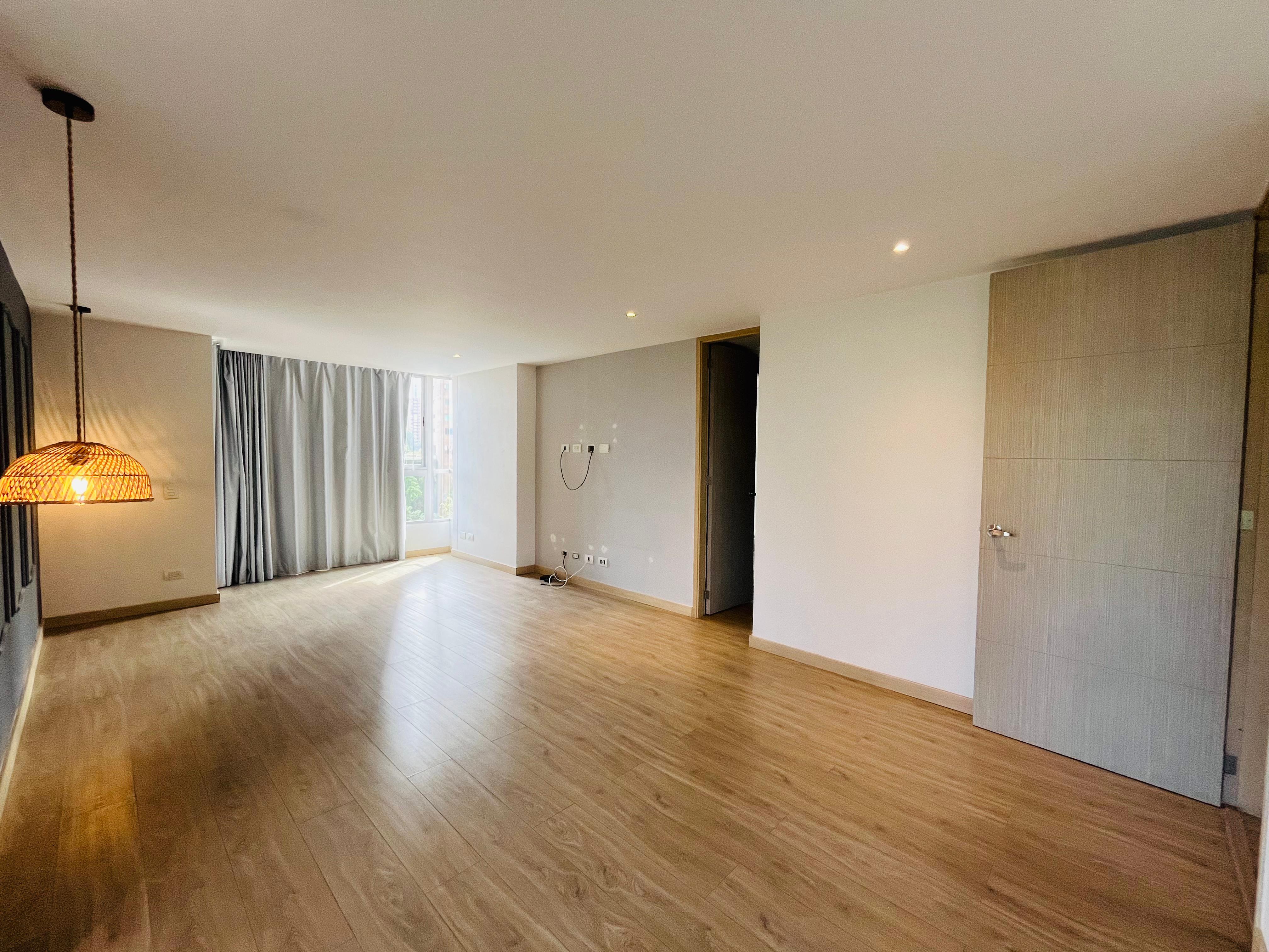 ARRIENDO APARTAMENTO - POBLADO TESORO
