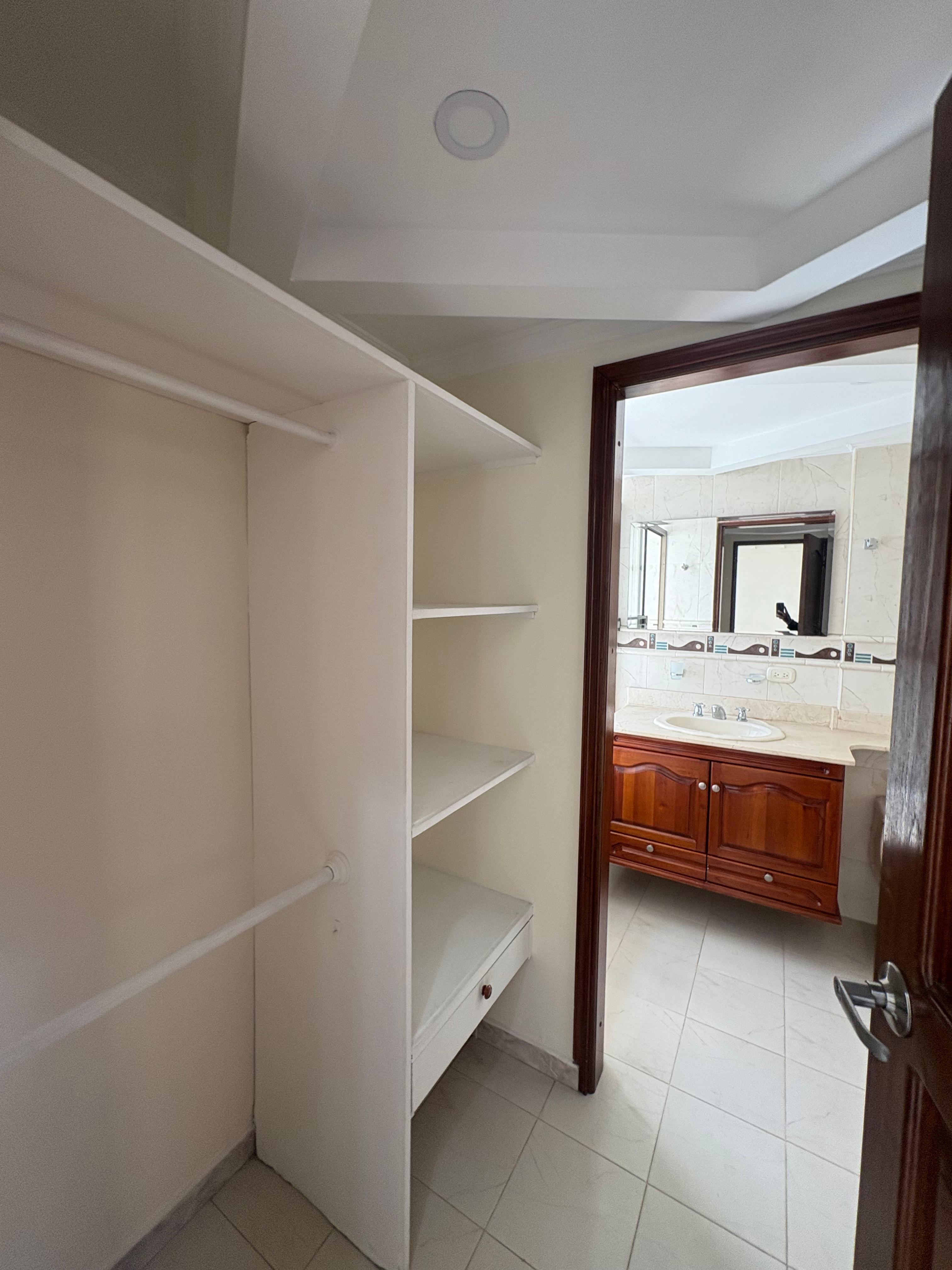ARRIENDO CASA CASTELLANA