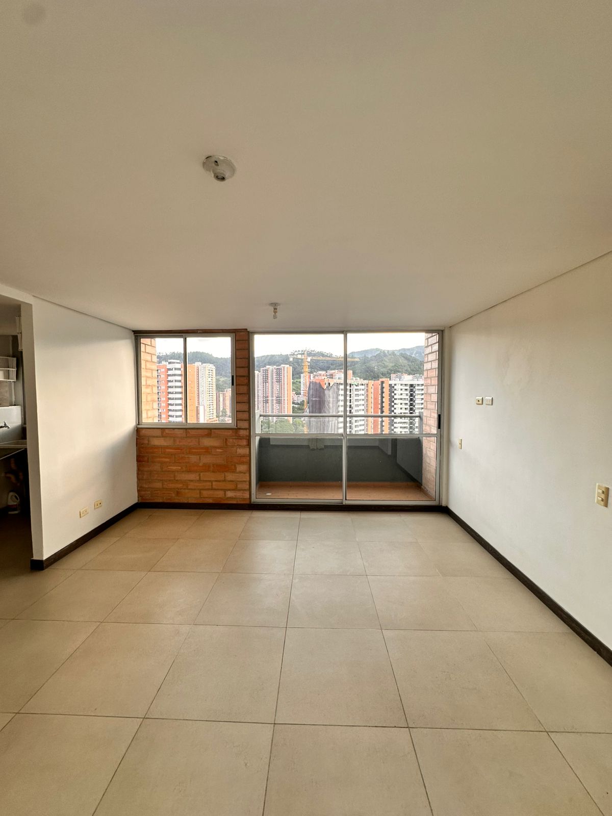 ARRIENDO APARTAMENTO - SABANETA AVES MARIAS PARTE BAJA