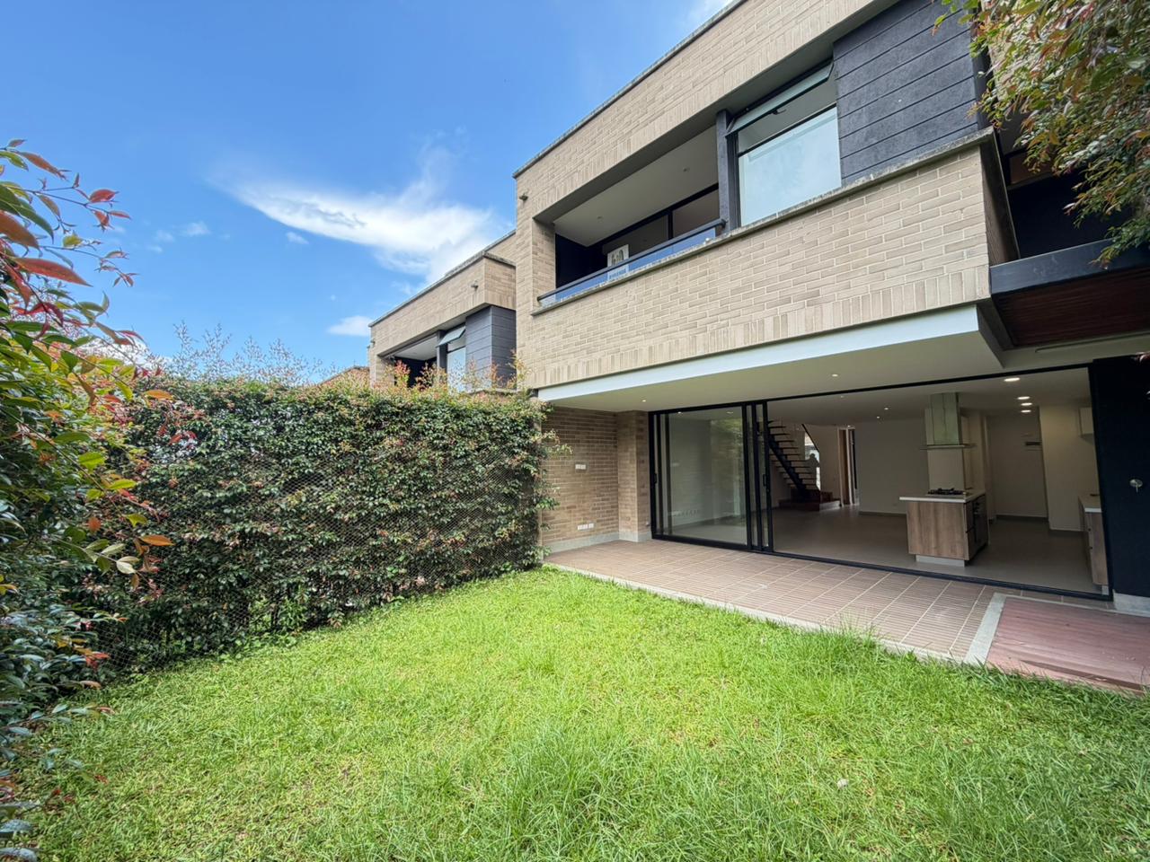 ARRIENDO CASA - ENVIGADO SECTOR INTERMEDIA