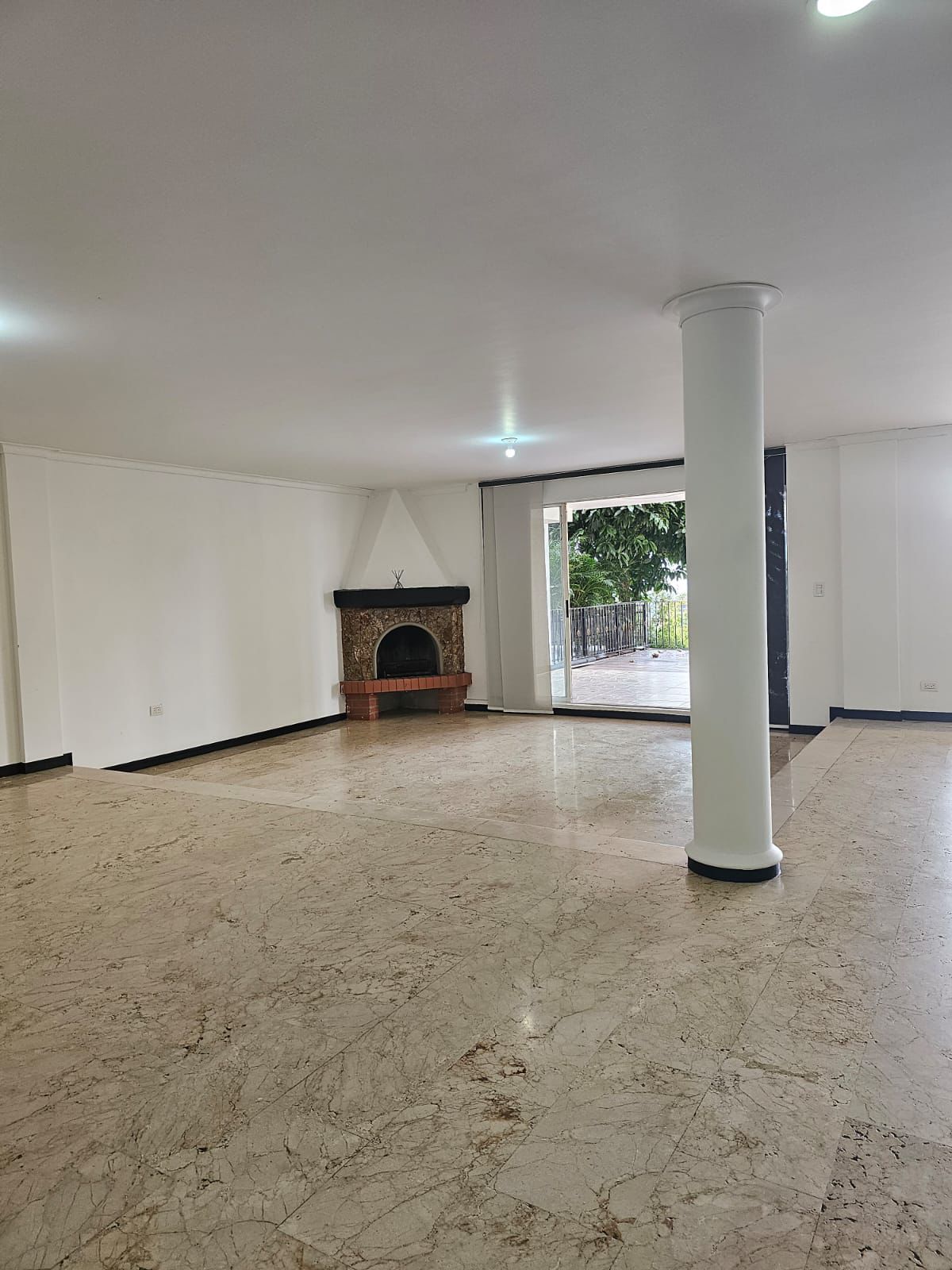 VENTA Y ARRIENDO CASA - POBLADO LA CALERA