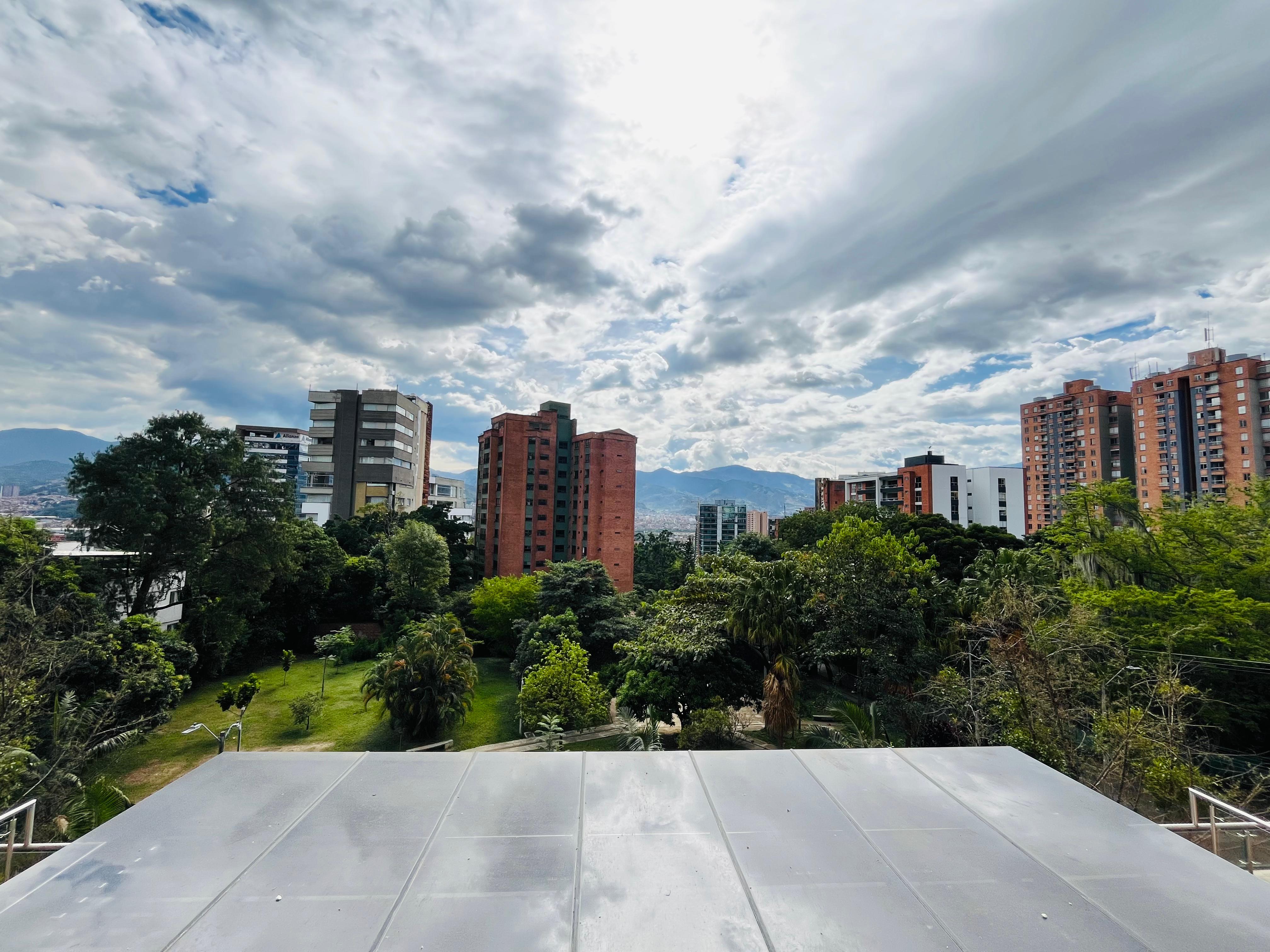 ARRIENDO APARTAMENTO - POBLADO CASTROPOL
