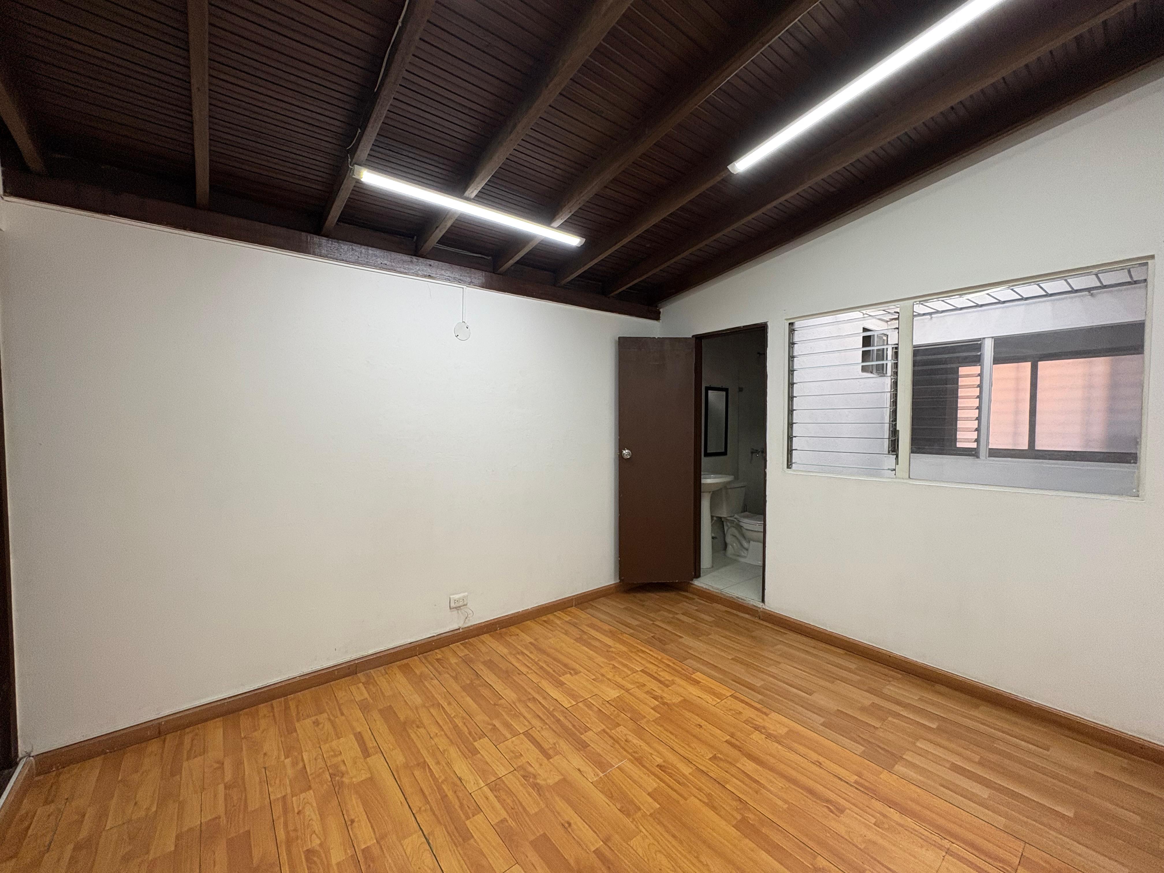 ARRIENDO CASA, COMERCIAL BELEN NOGAL
