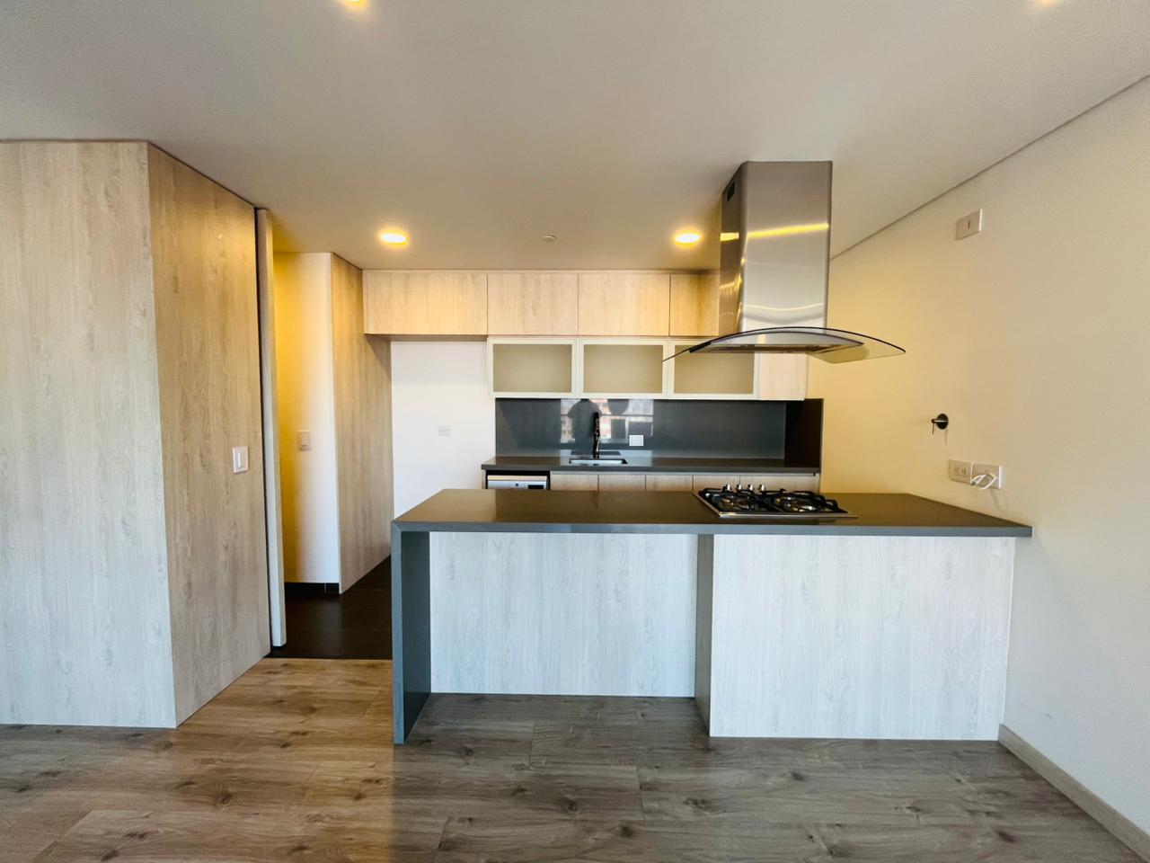 ARRIENDO APARTAMENTO, AV PALMAS