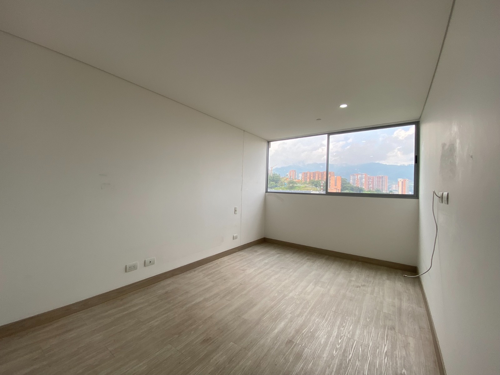 ARRIENDO APARTAMENTO - ENVIGADO LOMA DEL CHOCHO