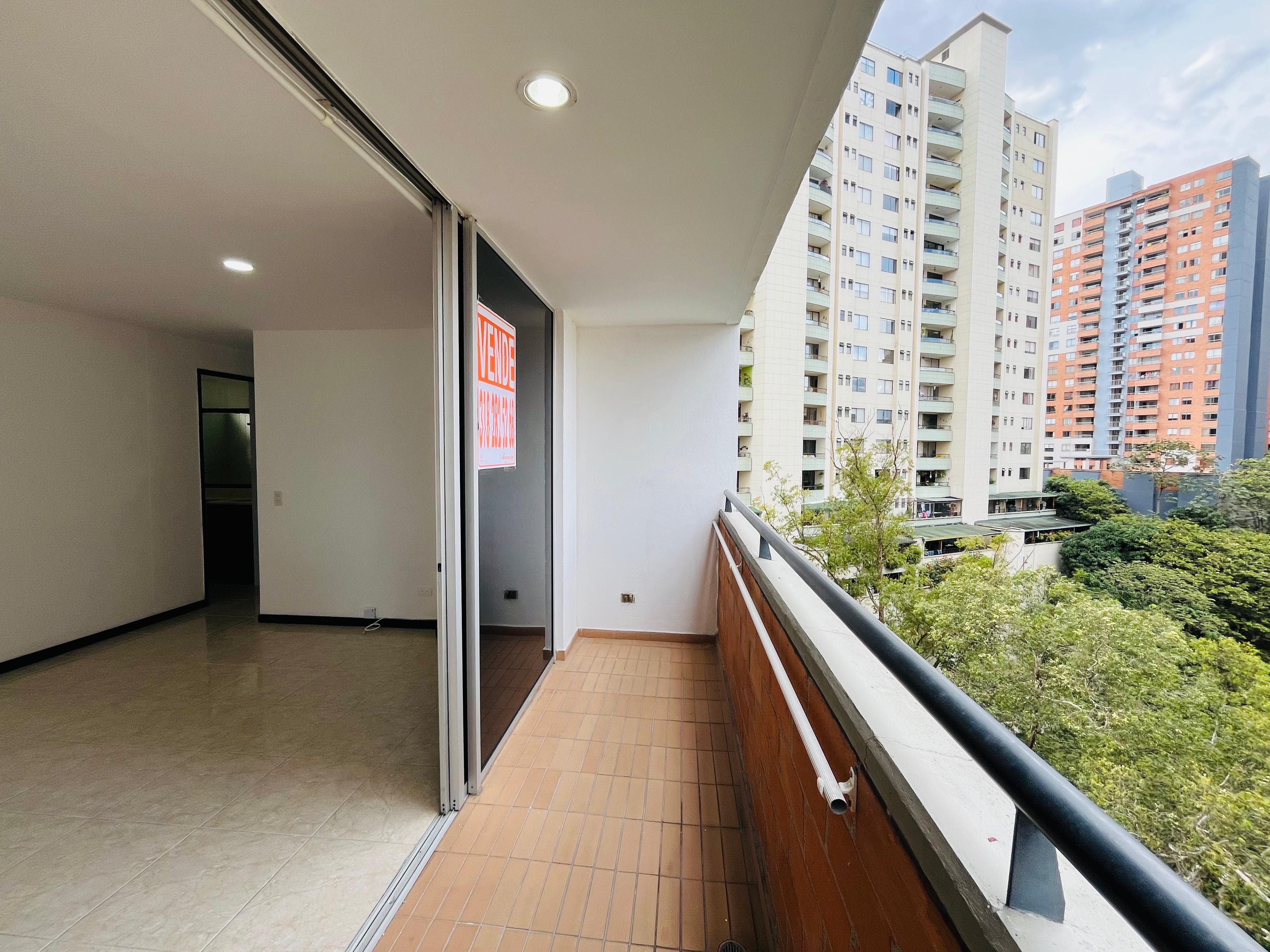 VENTA  APARTAMENTO - LOMA DE  LOS BERNAL