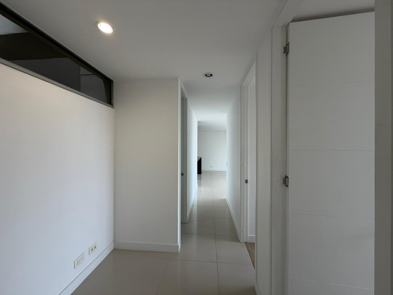 ARRIENDO APARTAMENTO POBLADO LA 34