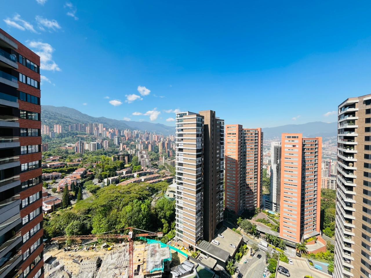 ARRIENDO APARTAMENTO, AV PALMAS