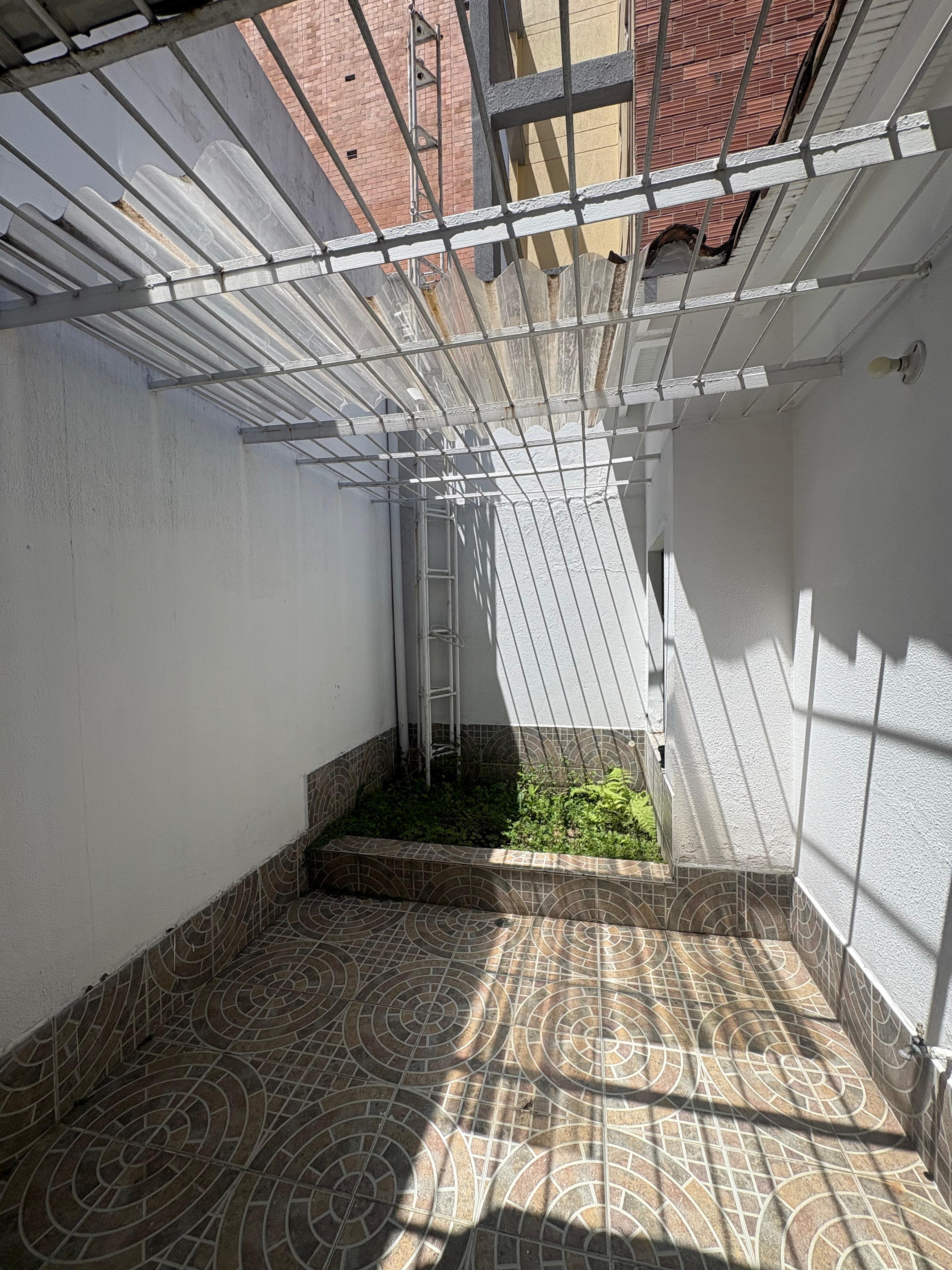 ARRIENDO CASA CASTELLANA