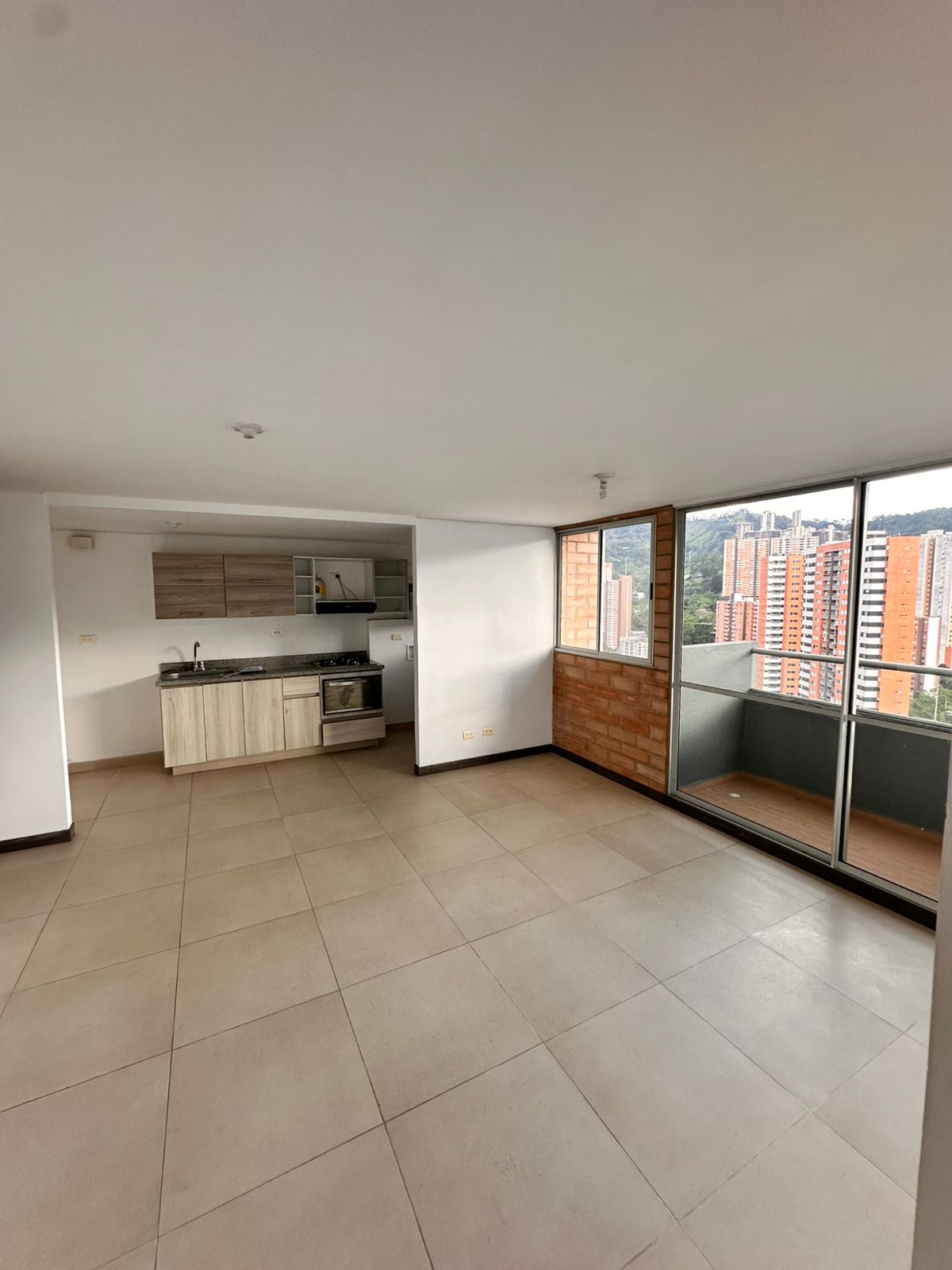 ARRIENDO APARTAMENTO - SABANETA AVES MARIAS PARTE BAJA